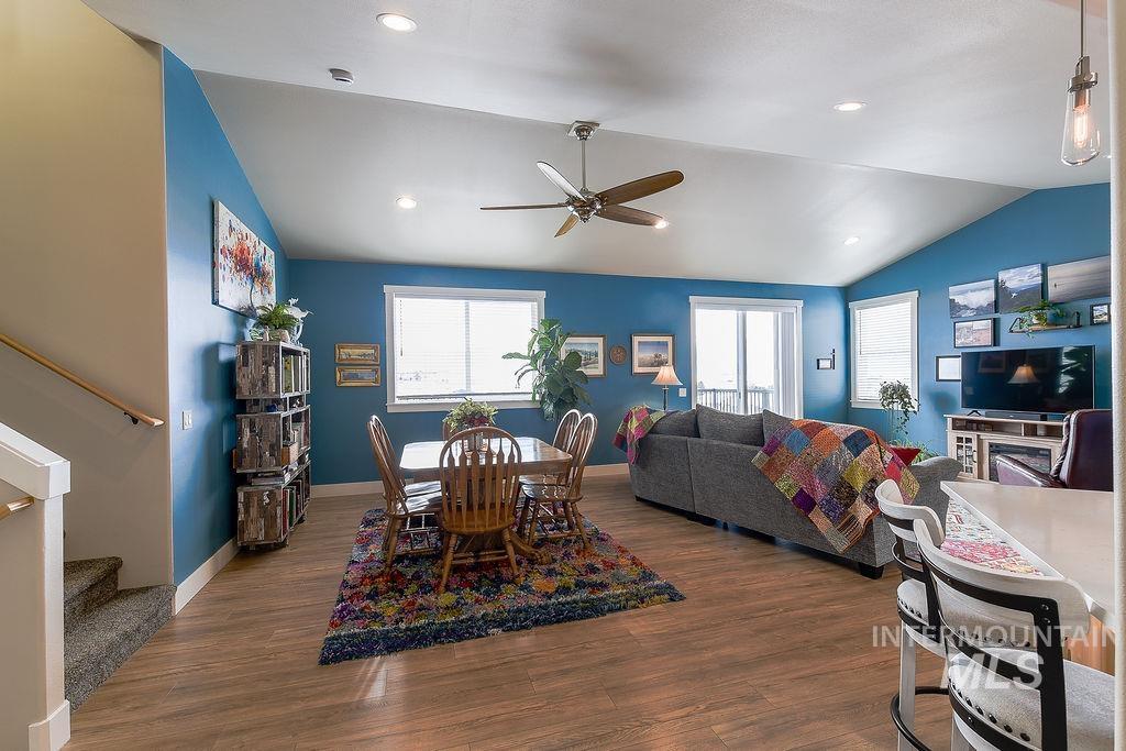 425 Southview, Moscow, Idaho 83843, 5 Bedrooms, 3 Bathrooms, Residential For Sale, Price $719,000,MLS 98975769