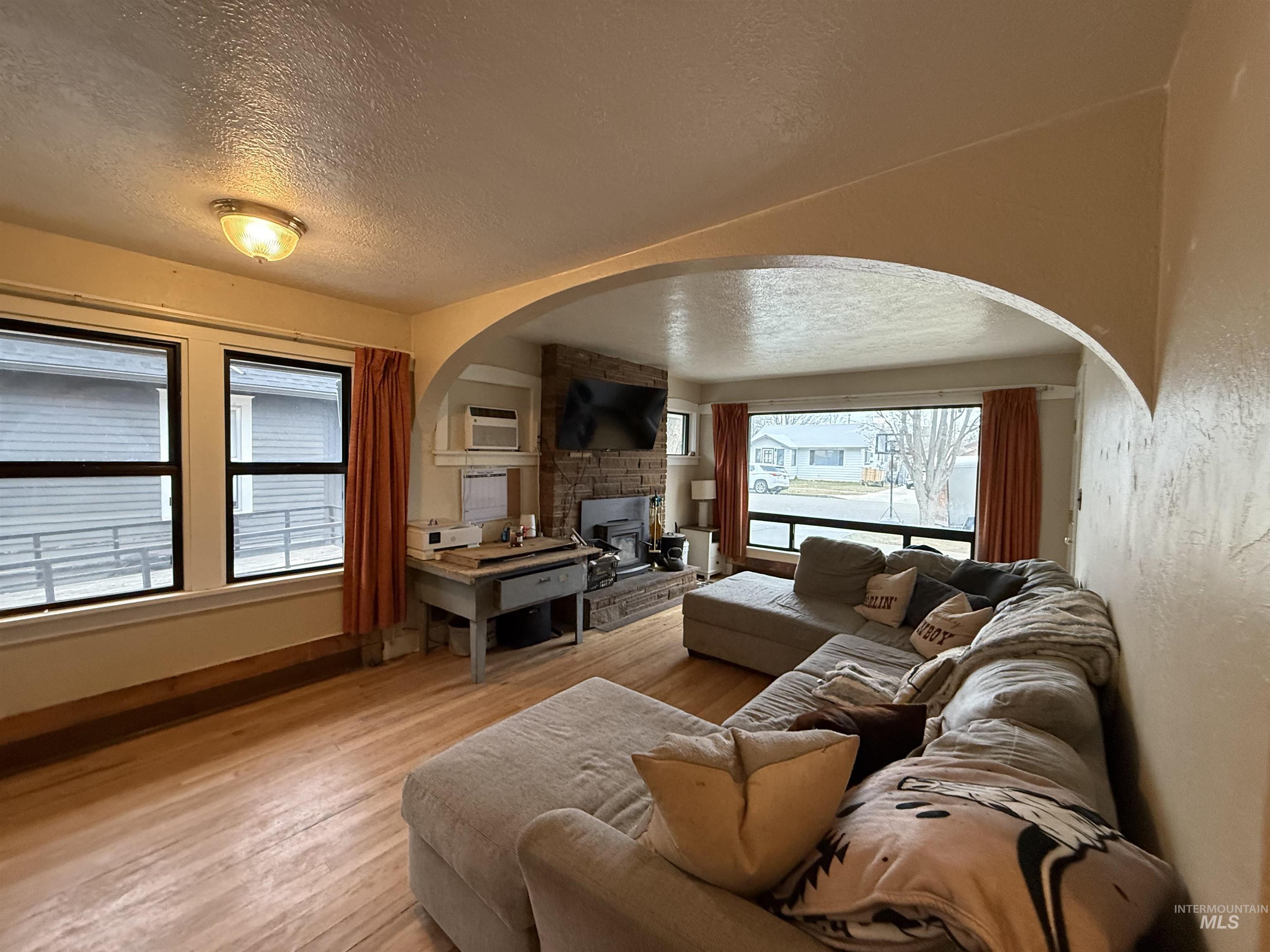 419 6th Ave S, Nampa, Idaho 83651, 2 Bedrooms, 2 Bathrooms, Residential For Sale, Price $329,900,MLS 98975770