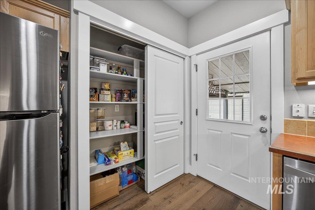 7236 W Tobi Ct., Boise, Idaho 83714, 2 Bedrooms, 2 Bathrooms, Residential For Sale, Price $439,000, 98975774