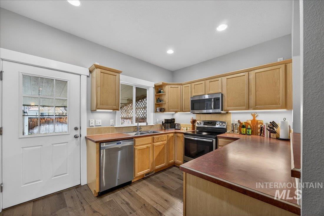 7236 W Tobi Ct., Boise, Idaho 83714, 2 Bedrooms, 2 Bathrooms, Residential For Sale, Price $439,000, 98975774