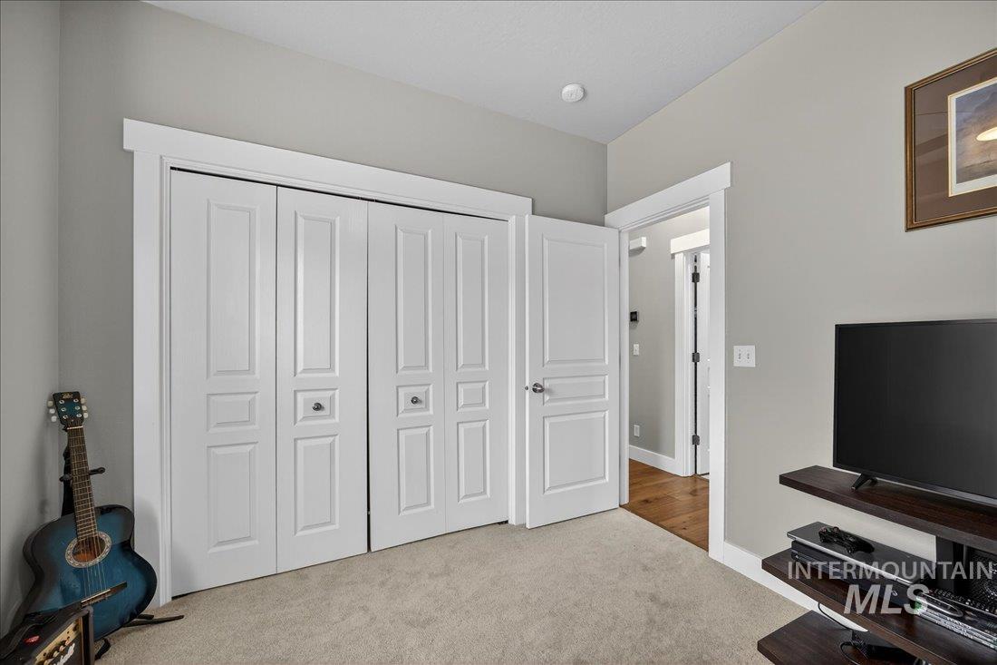 7236 W Tobi Ct., Boise, Idaho 83714, 2 Bedrooms, 2 Bathrooms, Residential For Sale, Price $439,000, 98975774