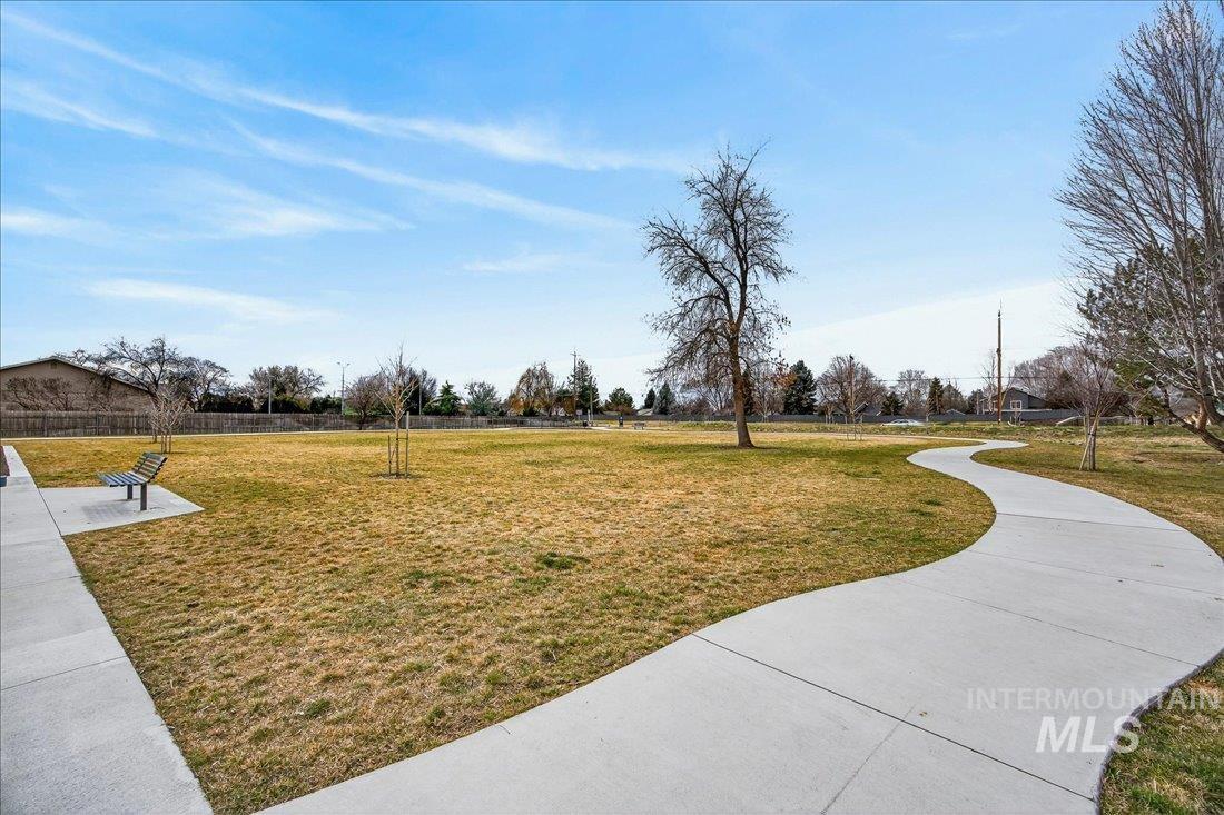 7236 W Tobi Ct., Boise, Idaho 83714, 2 Bedrooms, 2 Bathrooms, Residential For Sale, Price $439,000, 98975774