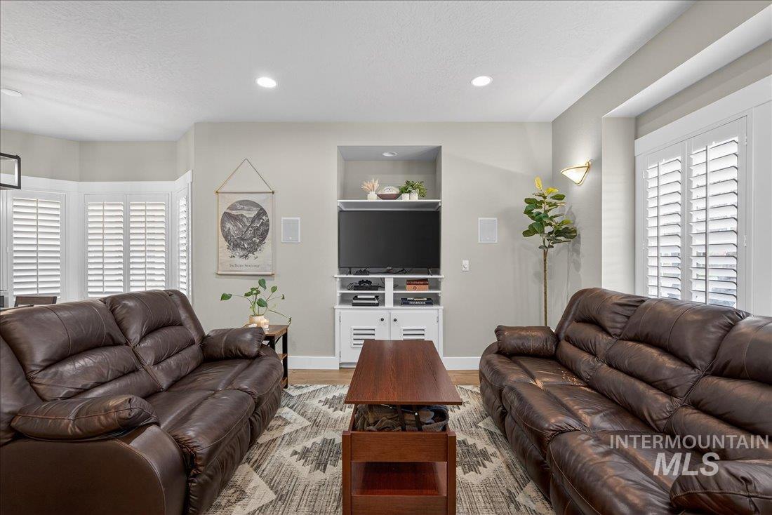 7236 W Tobi Ct., Boise, Idaho 83714, 2 Bedrooms, 2 Bathrooms, Residential For Sale, Price $439,000, 98975774