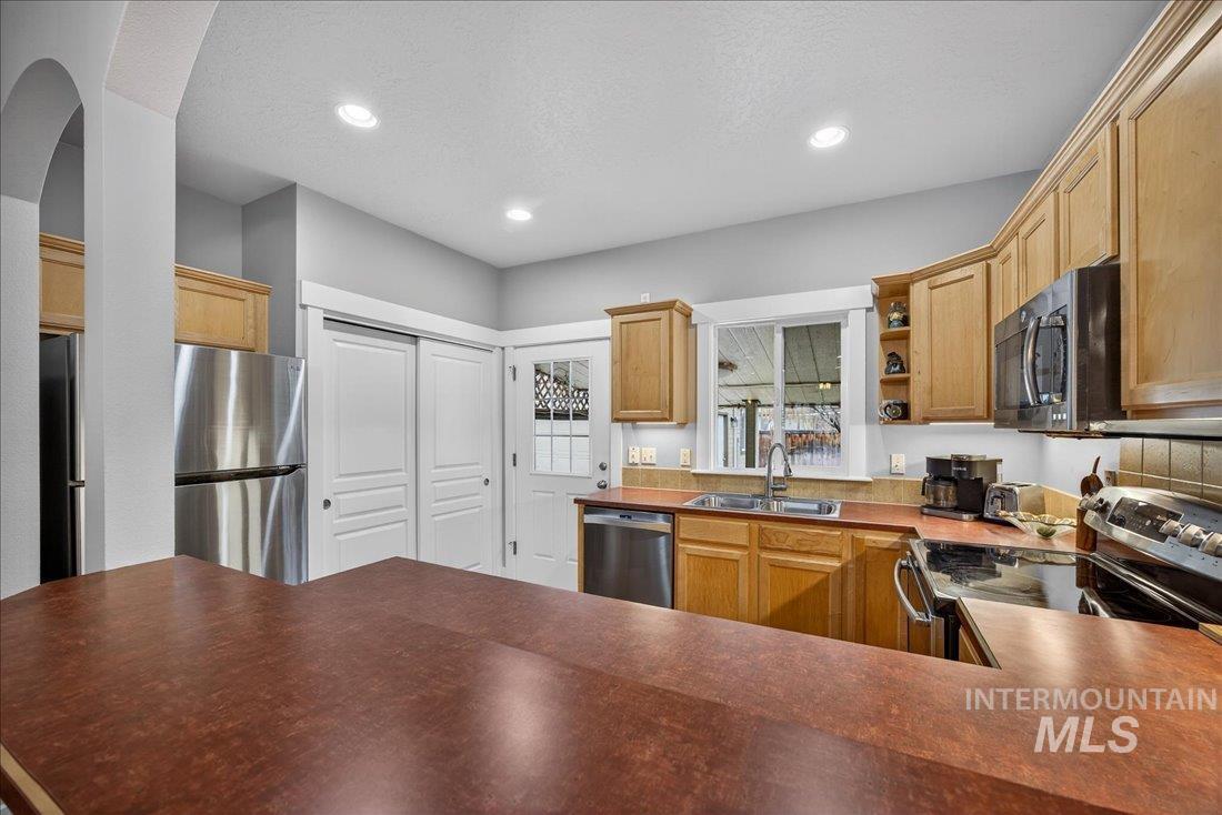 7236 W Tobi Ct., Boise, Idaho 83714, 2 Bedrooms, 2 Bathrooms, Residential For Sale, Price $439,000, 98975774