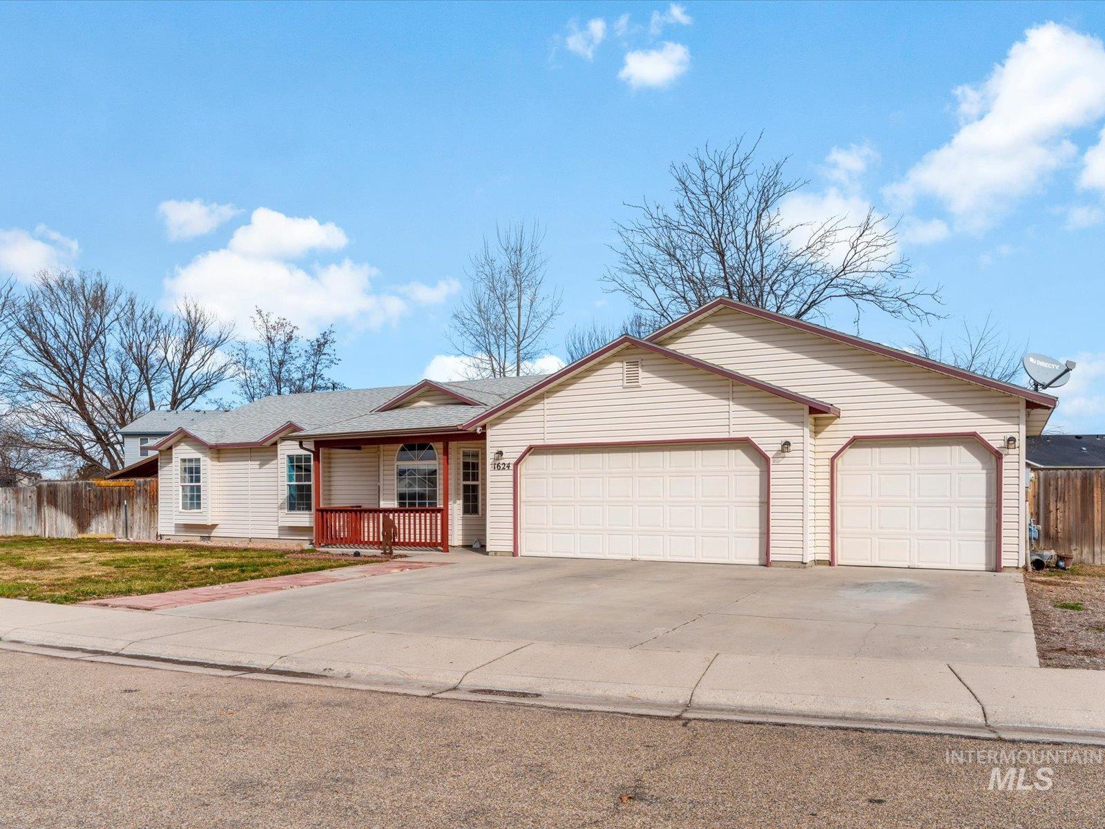 1624 W Hawaii Ave, Nampa, Idaho 83686, 3 Bedrooms, 2 Bathrooms, Residential For Sale, Price $359,990, 98975777