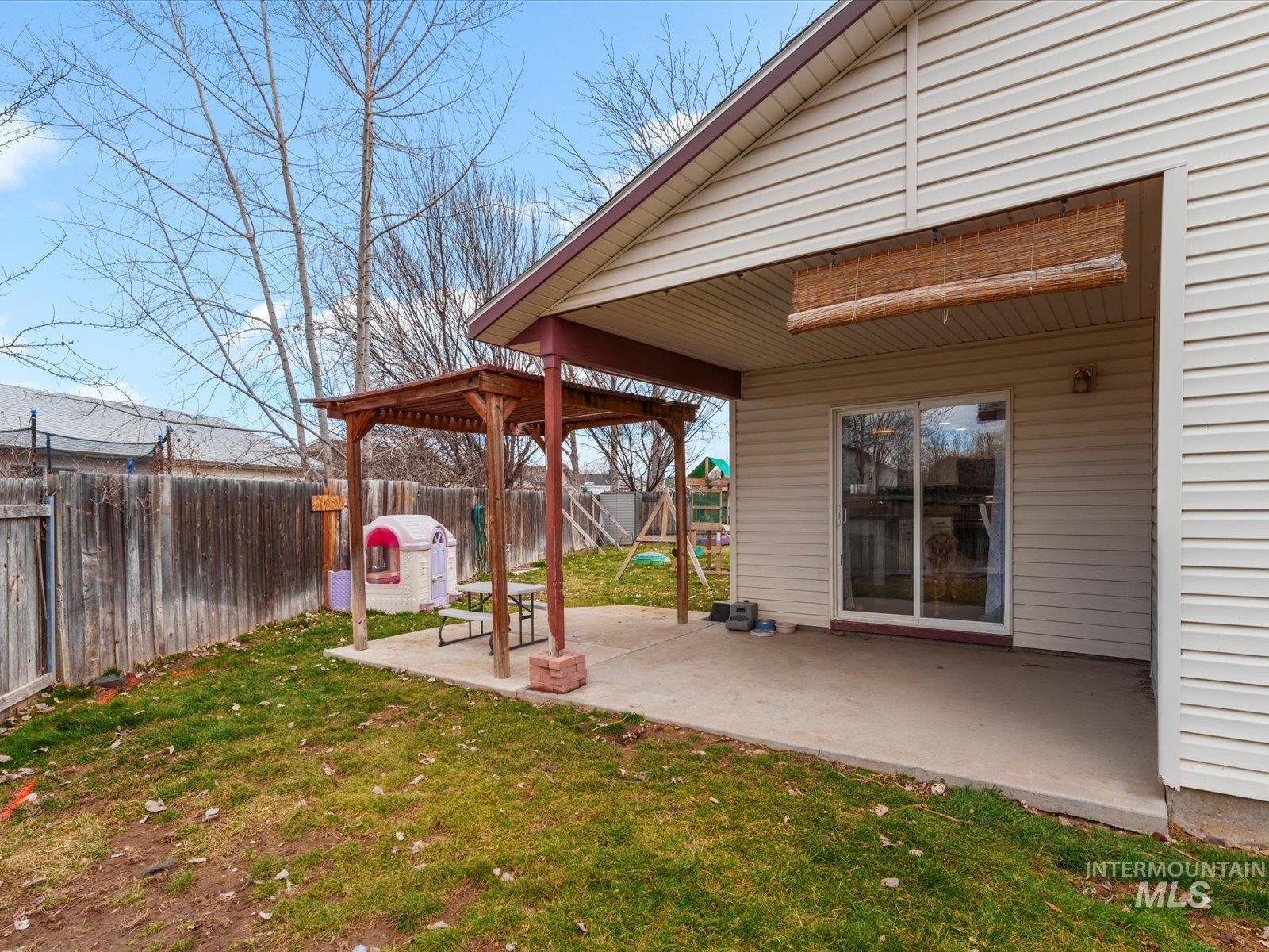 1624 W Hawaii Ave, Nampa, Idaho 83686, 3 Bedrooms, 2 Bathrooms, Residential For Sale, Price $359,990, 98975777