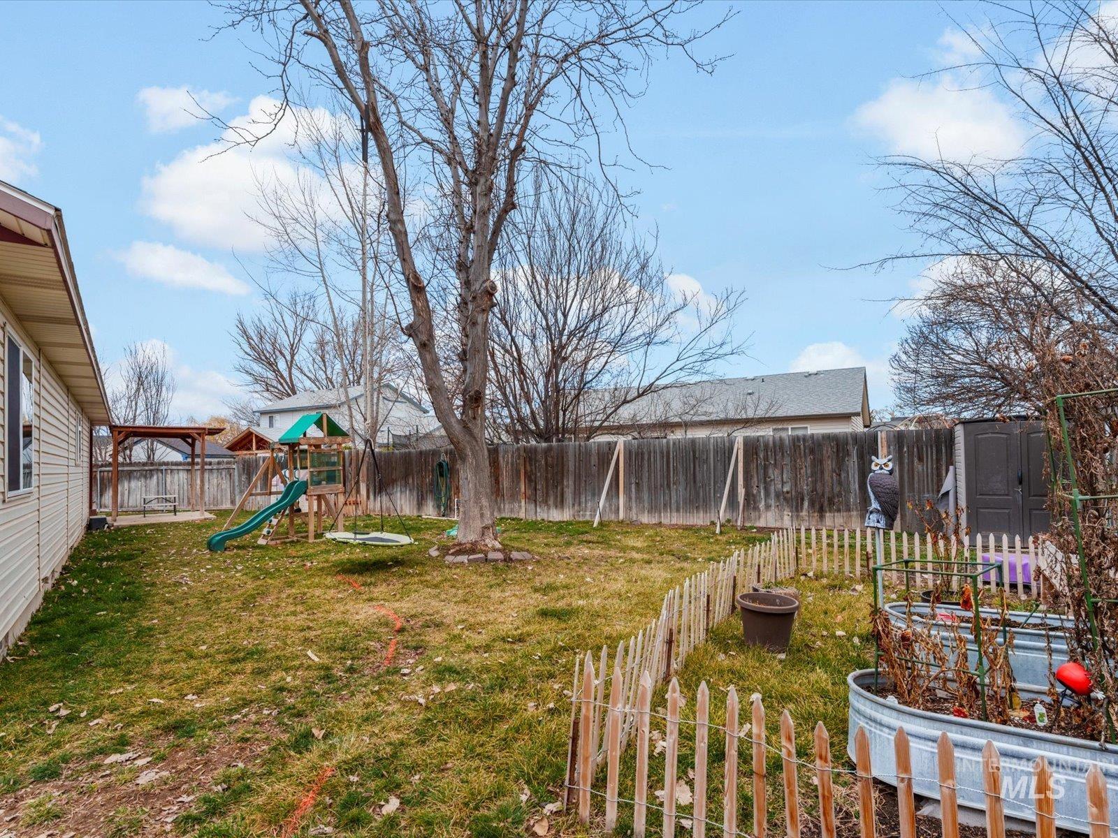 1624 W Hawaii Ave, Nampa, Idaho 83686, 3 Bedrooms, 2 Bathrooms, Residential For Sale, Price $359,990, 98975777