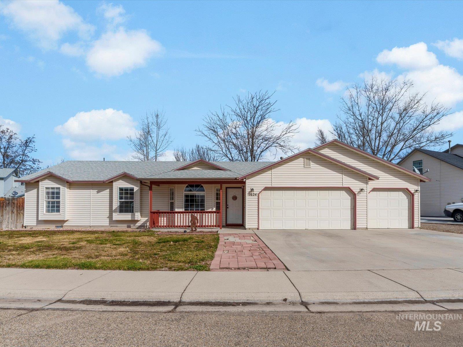 1624 W Hawaii Ave, Nampa, Idaho 83686, 3 Bedrooms, 2 Bathrooms, Residential For Sale, Price $359,990, 98975777
