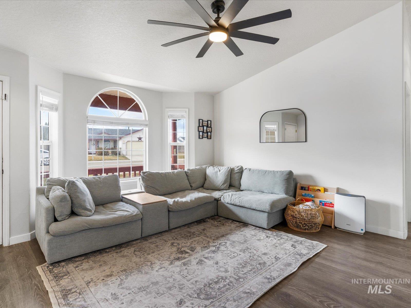 1624 W Hawaii Ave, Nampa, Idaho 83686, 3 Bedrooms, 2 Bathrooms, Residential For Sale, Price $359,990, 98975777