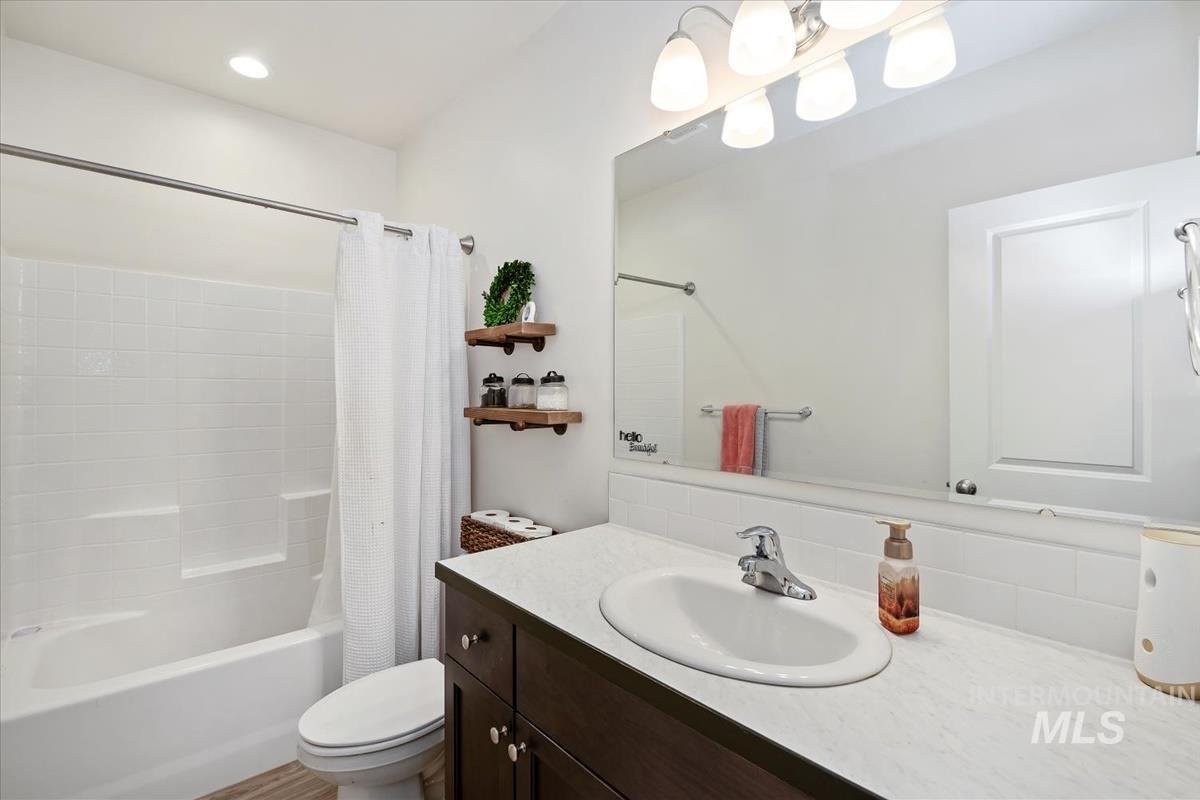 18566 White Rose Pl, Nampa, Idaho 83687, 4 Bedrooms, 2 Bathrooms, Residential For Sale, Price $439,900, 98975779