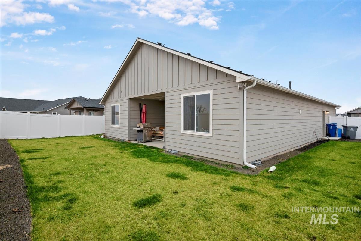 18566 White Rose Pl, Nampa, Idaho 83687, 4 Bedrooms, 2 Bathrooms, Residential For Sale, Price $439,900, 98975779