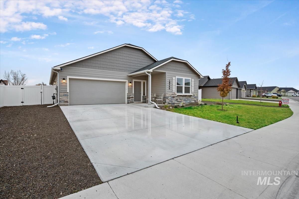 18566 White Rose Pl, Nampa, Idaho 83687, 4 Bedrooms, 2 Bathrooms, Residential For Sale, Price $439,900, 98975779
