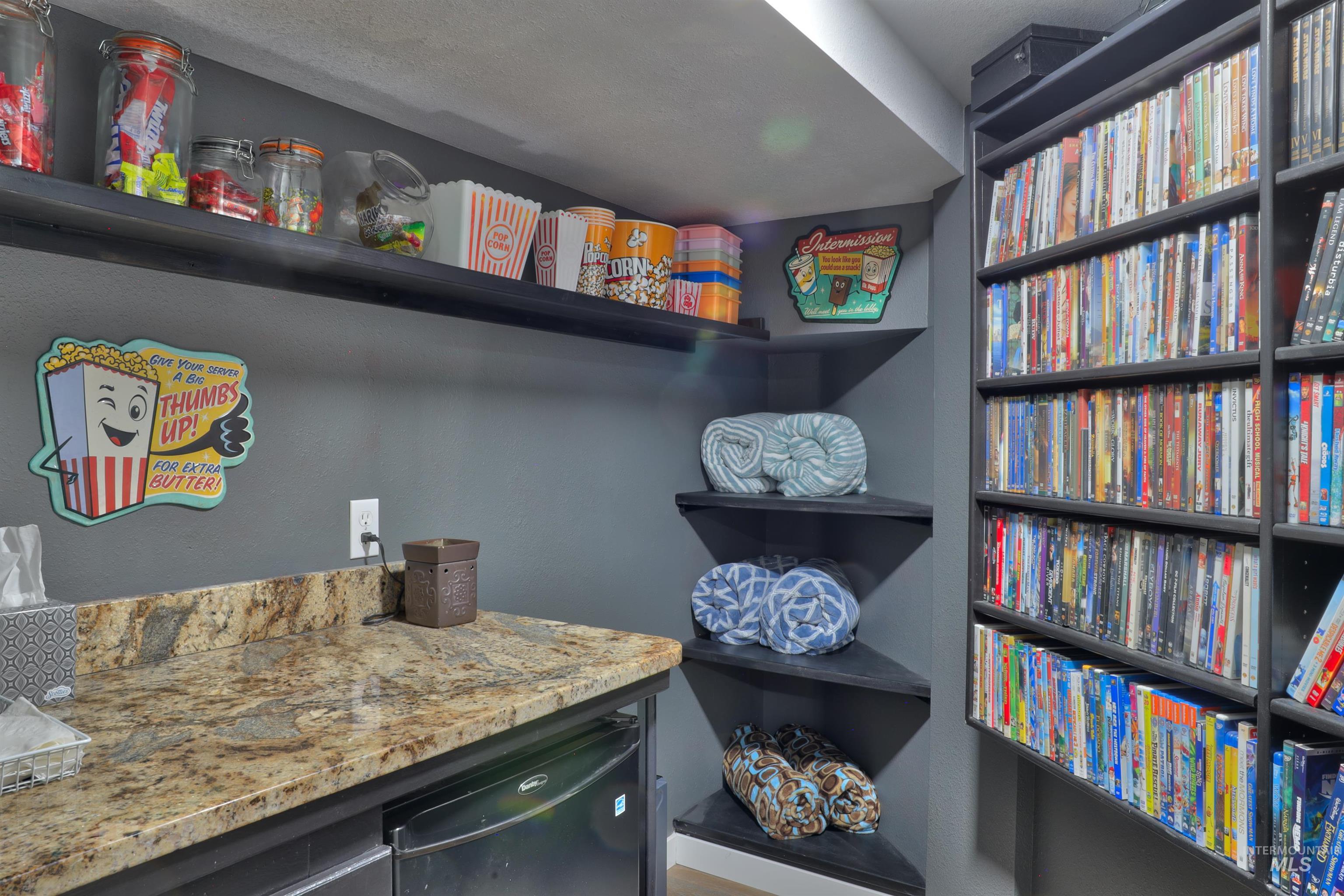 10342 W Hinsdale Ct, Boise, Idaho 83704, 4 Bedrooms, 3.5 Bathrooms, Residential For Sale, Price $799,900, 98975781