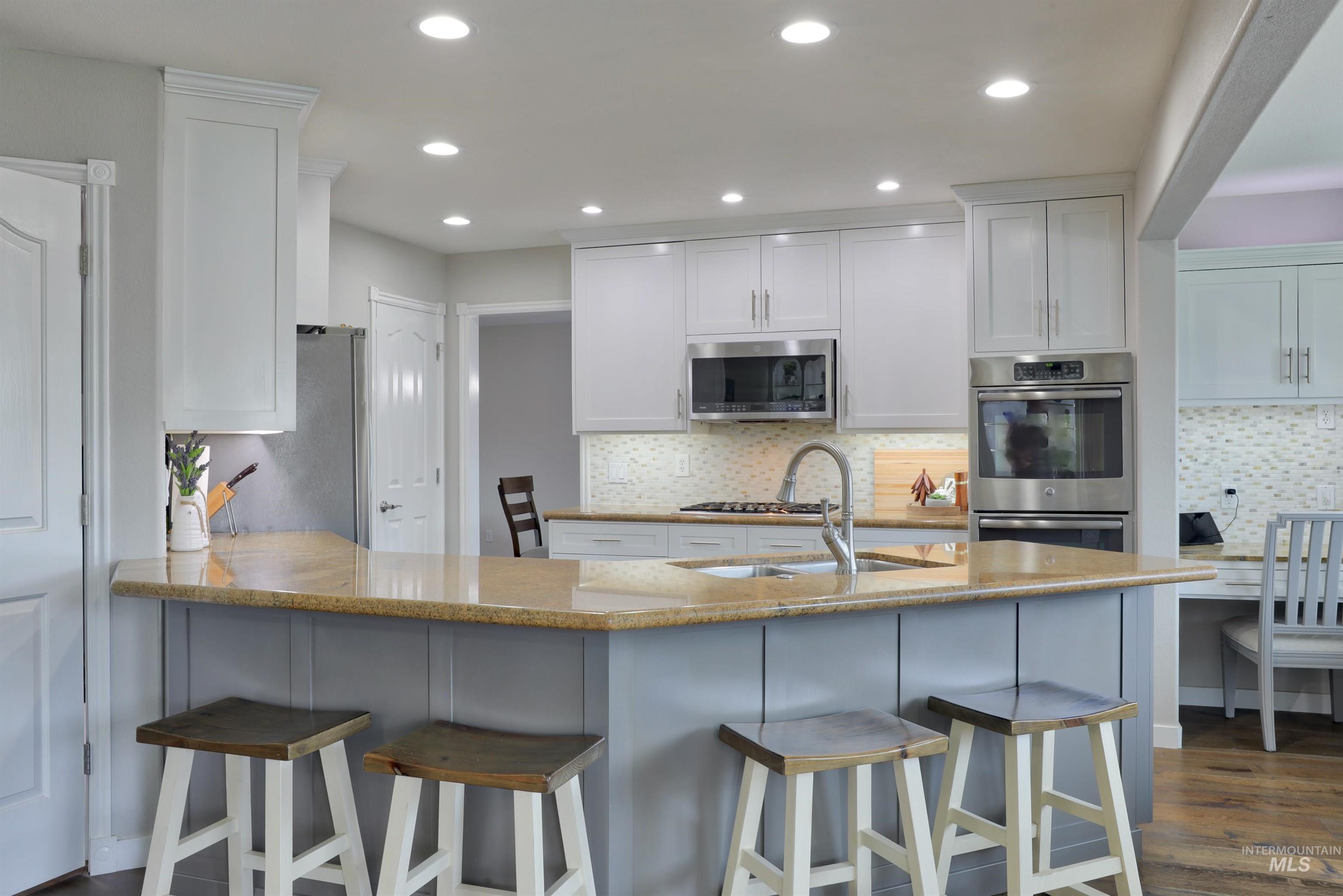 10342 W Hinsdale Ct, Boise, Idaho 83704, 4 Bedrooms, 3.5 Bathrooms, Residential For Sale, Price $799,900, 98975781