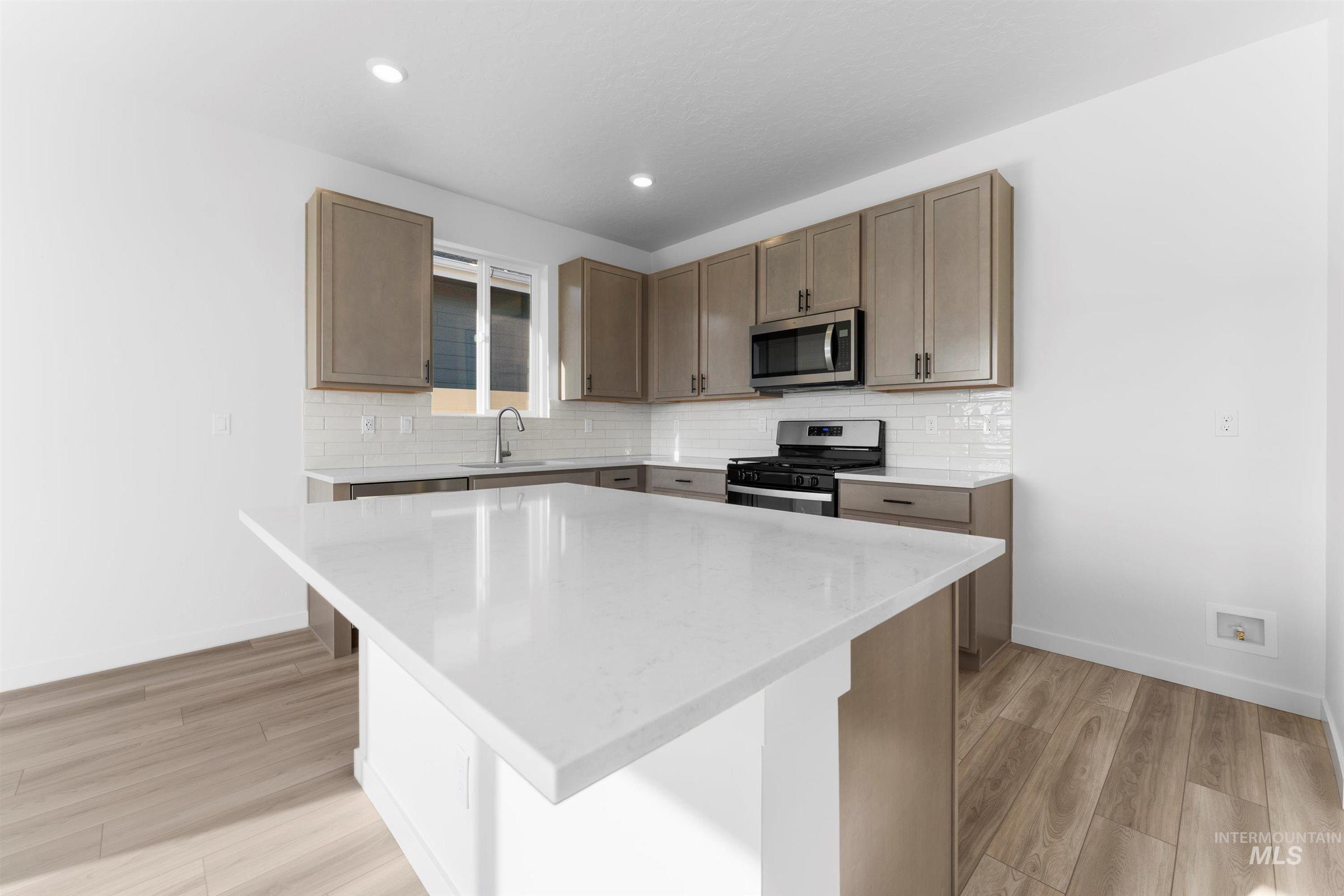 11172 Trestle Rock St, Caldwell, Idaho 83605, 3 Bedrooms, 2 Bathrooms, Residential For Sale, Price $365,990, 98975783