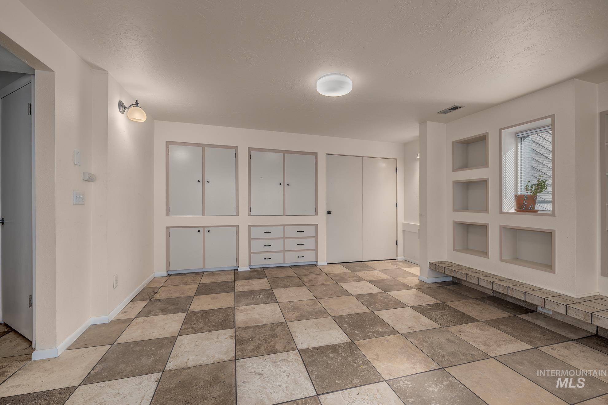 1242 SW 11th Ave, Ontario, Oregon 97914, 4 Bedrooms, 3 Bathrooms, Residential For Sale, Price $420,000,MLS 98975784