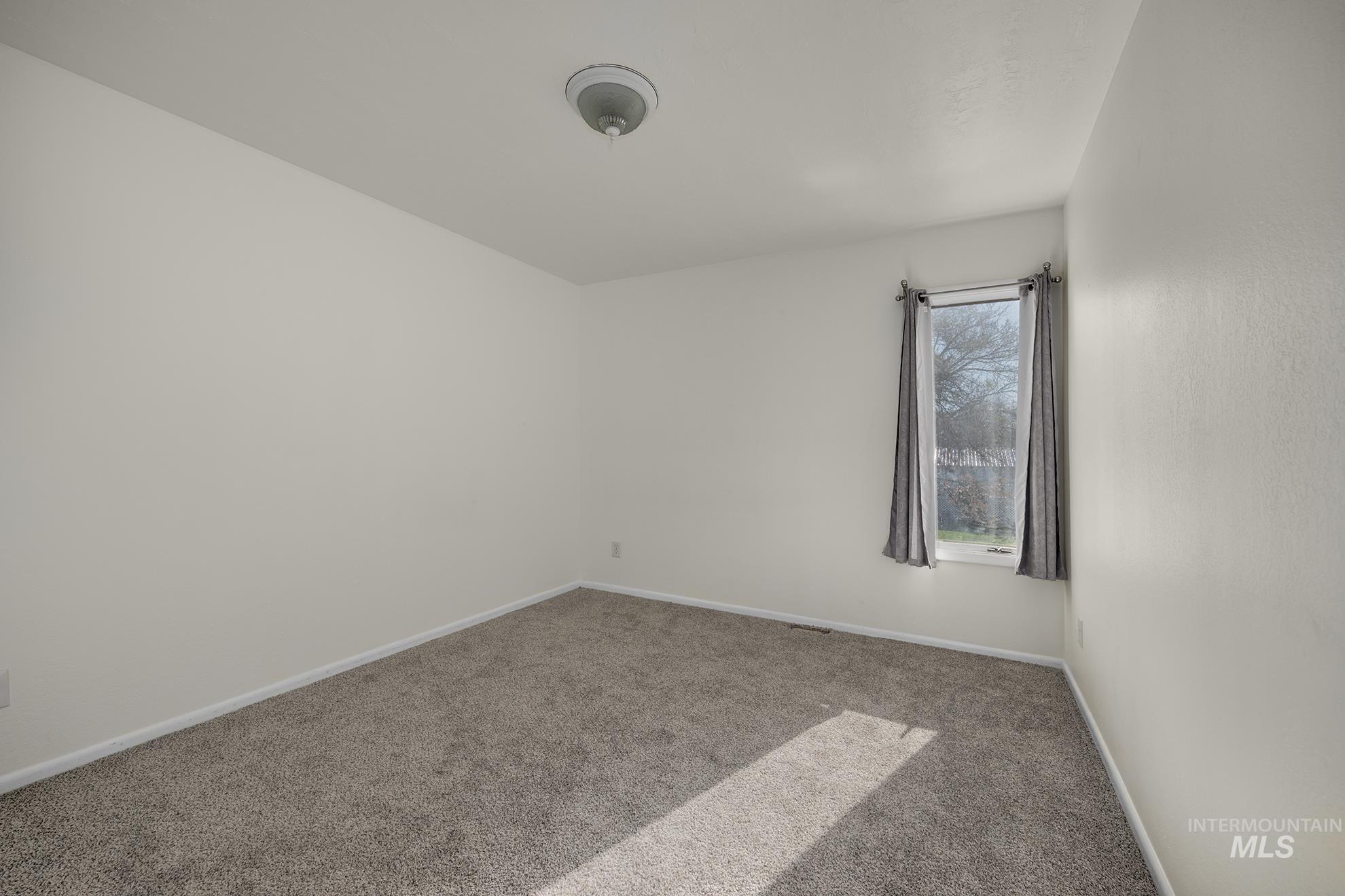 1242 SW 11th Ave, Ontario, Oregon 97914, 4 Bedrooms, 3 Bathrooms, Residential For Sale, Price $420,000,MLS 98975784