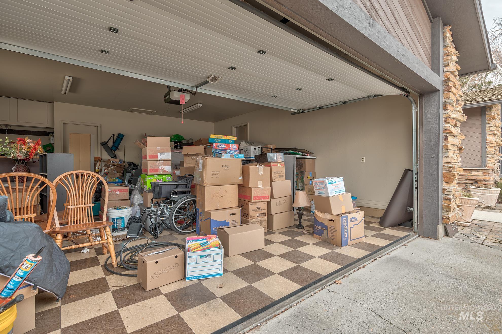 1242 SW 11th Ave, Ontario, Oregon 97914, 4 Bedrooms, 3 Bathrooms, Residential For Sale, Price $420,000,MLS 98975784