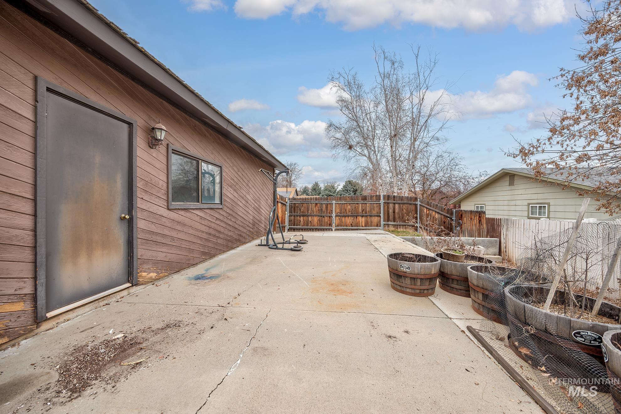 1242 SW 11th Ave, Ontario, Oregon 97914, 4 Bedrooms, 3 Bathrooms, Residential For Sale, Price $425,000, 98975784