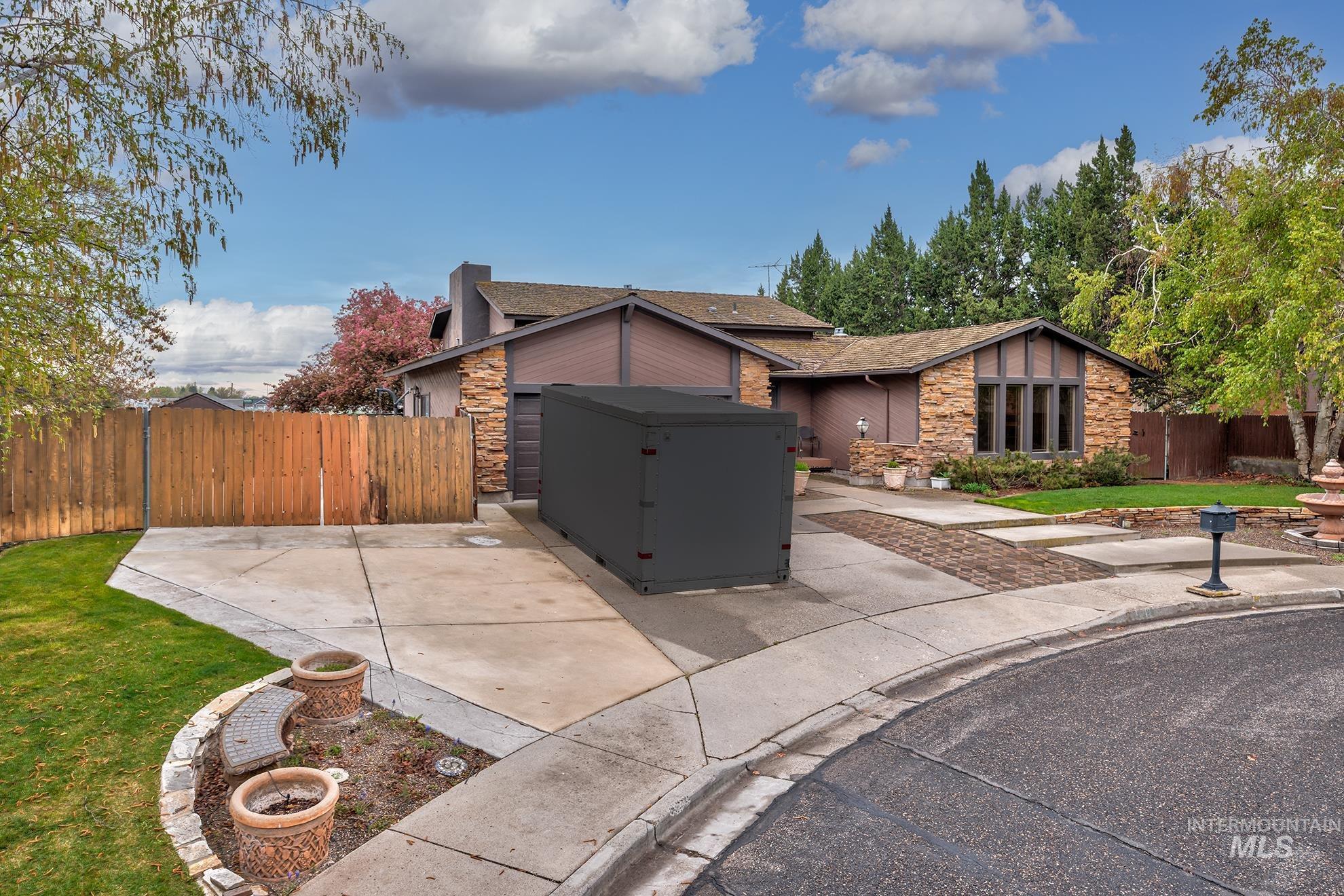 1242 SW 11th Ave, Ontario, Oregon 97914, 4 Bedrooms, 3 Bathrooms, Residential For Sale, Price $420,000,MLS 98975784