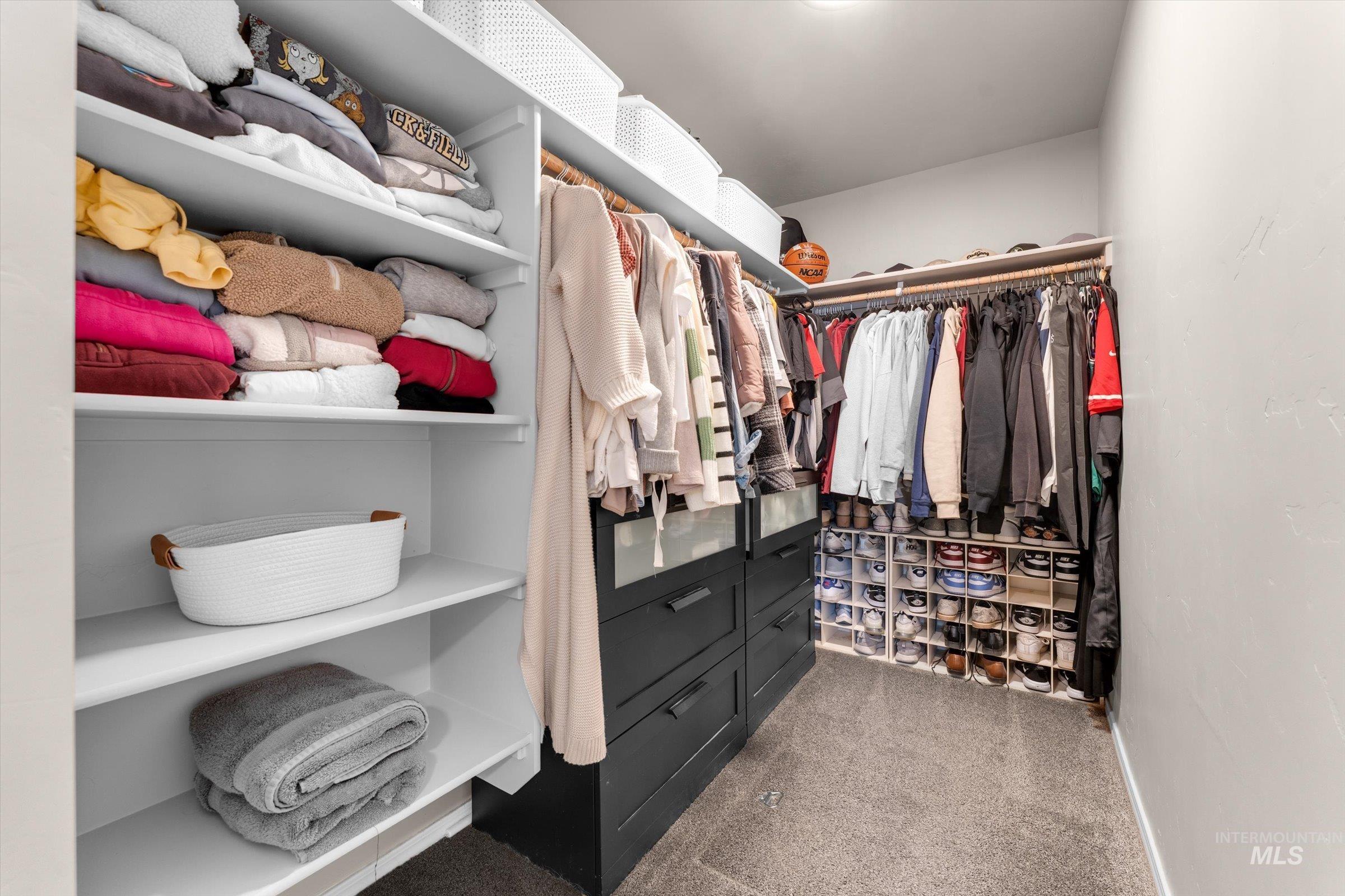 19605 Delmarva Ave., Caldwell, Idaho 83605, 4 Bedrooms, 2 Bathrooms, Residential For Sale, Price $392,000,MLS 98975792