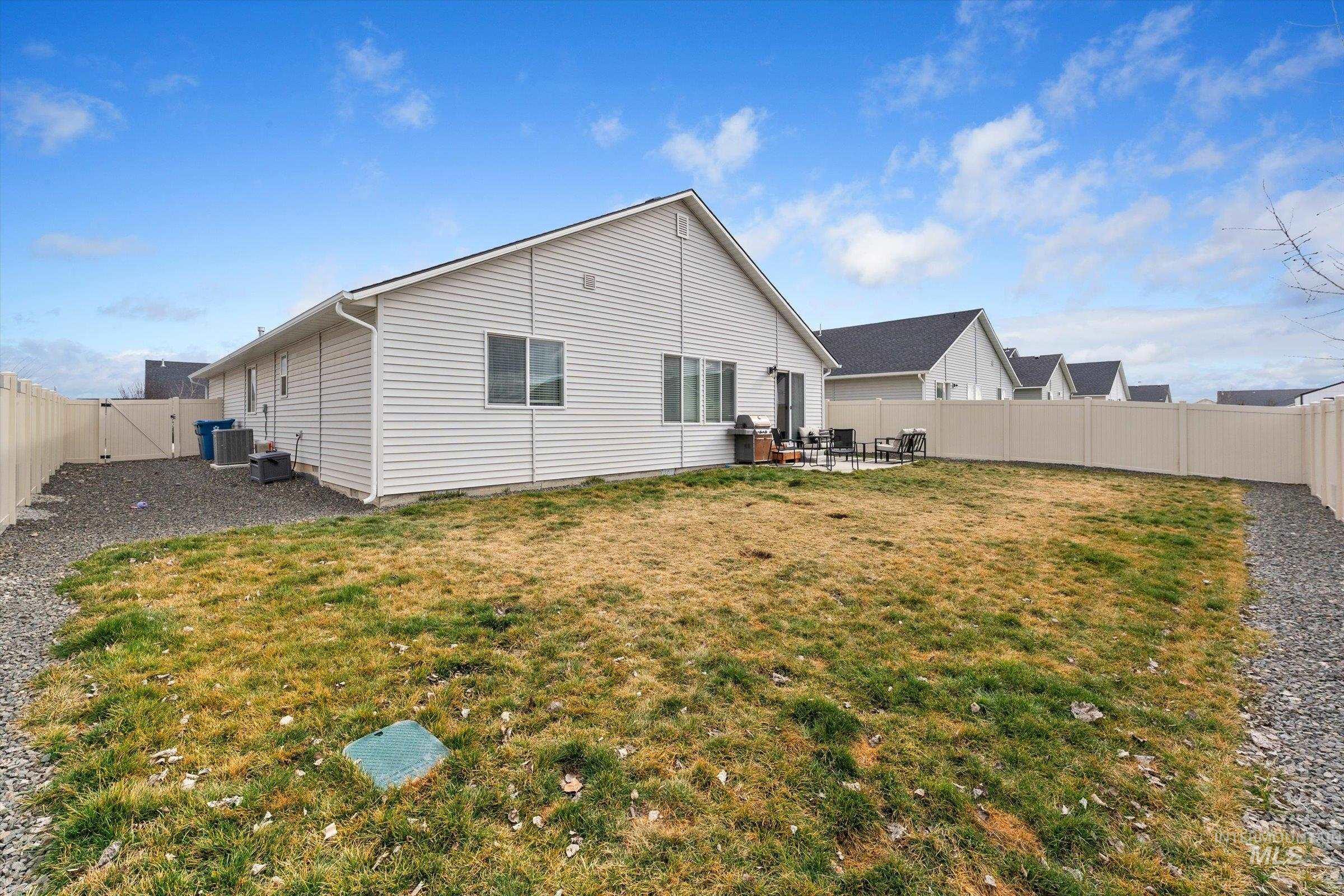 19605 Delmarva Ave., Caldwell, Idaho 83605, 4 Bedrooms, 2 Bathrooms, Residential For Sale, Price $392,000,MLS 98975792