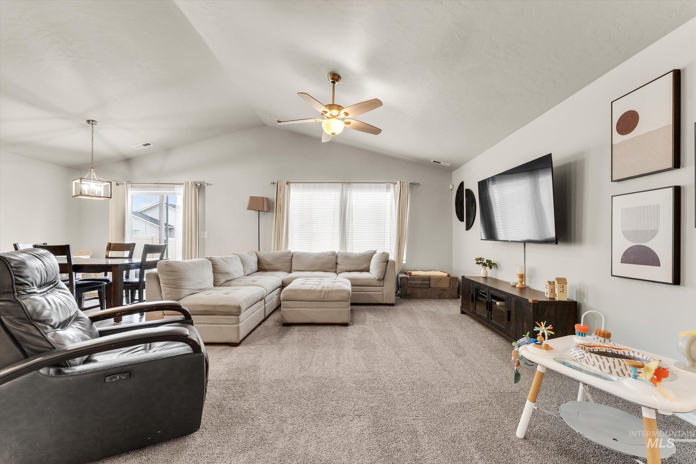 19605 Delmarva Ave., Caldwell, Idaho 83605, 4 Bedrooms, 2 Bathrooms, Residential For Sale, Price $392,000,MLS 98975792