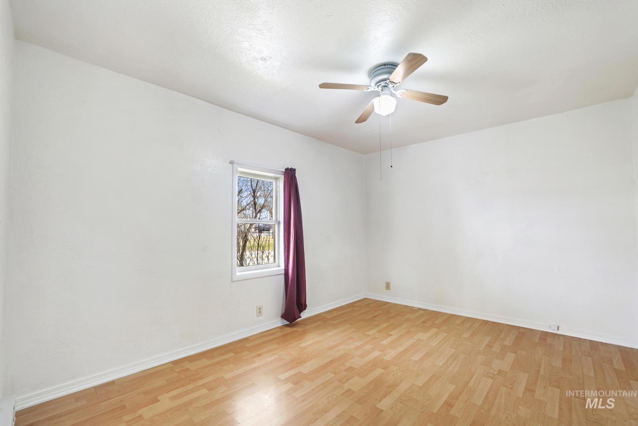 219 Madison St W, Kimberly, Idaho 83341-5152, 2 Bedrooms, 2 Bathrooms, Residential For Sale, Price $250,000, 98975793