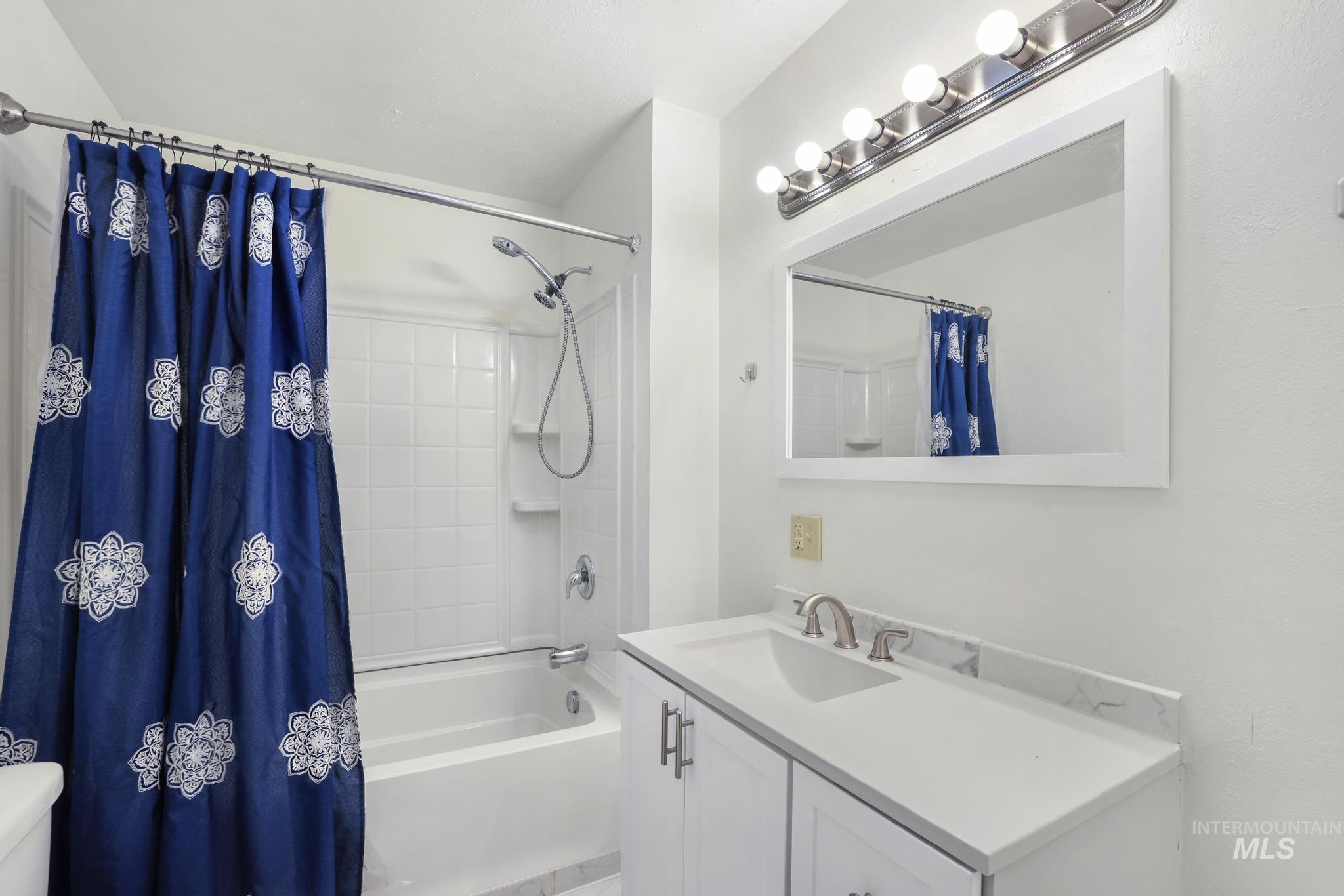 219 Madison St W, Kimberly, Idaho 83341-5152, 2 Bedrooms, 2 Bathrooms, Residential For Sale, Price $250,000, 98975793