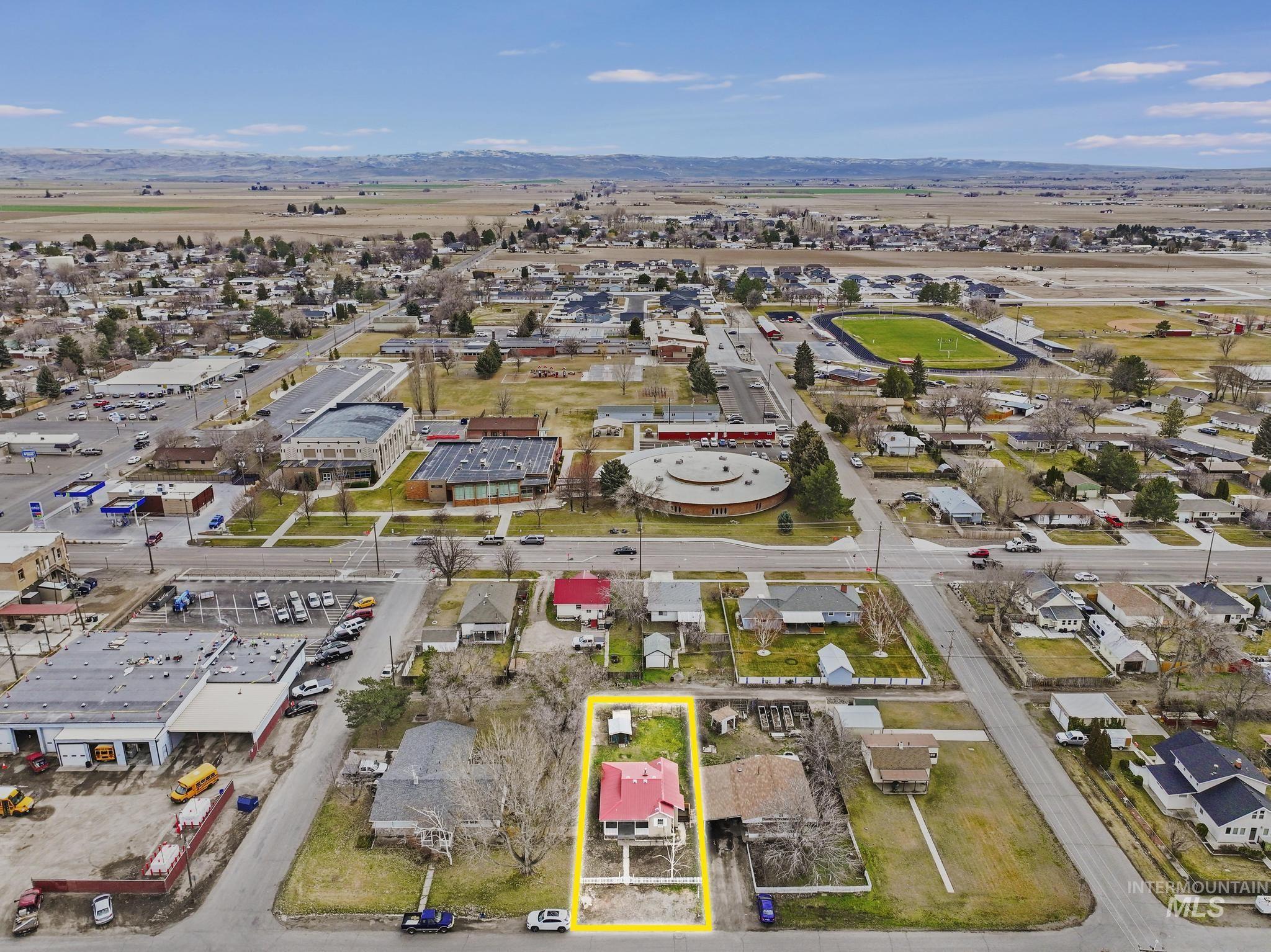 219 Madison St W, Kimberly, Idaho 83341-5152, 2 Bedrooms, 2 Bathrooms, Residential For Sale, Price $250,000, 98975793