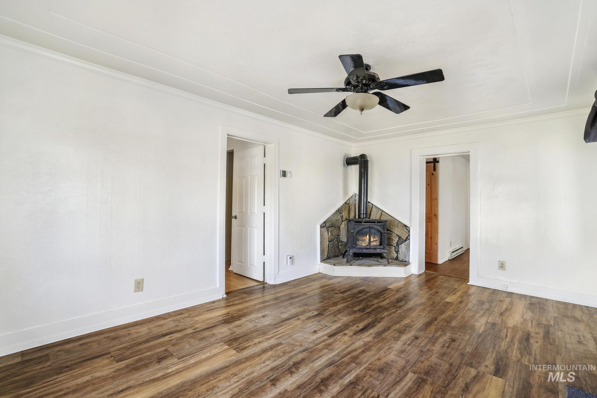 219 Madison St W, Kimberly, Idaho 83341-5152, 2 Bedrooms, 2 Bathrooms, Residential For Sale, Price $250,000, 98975793