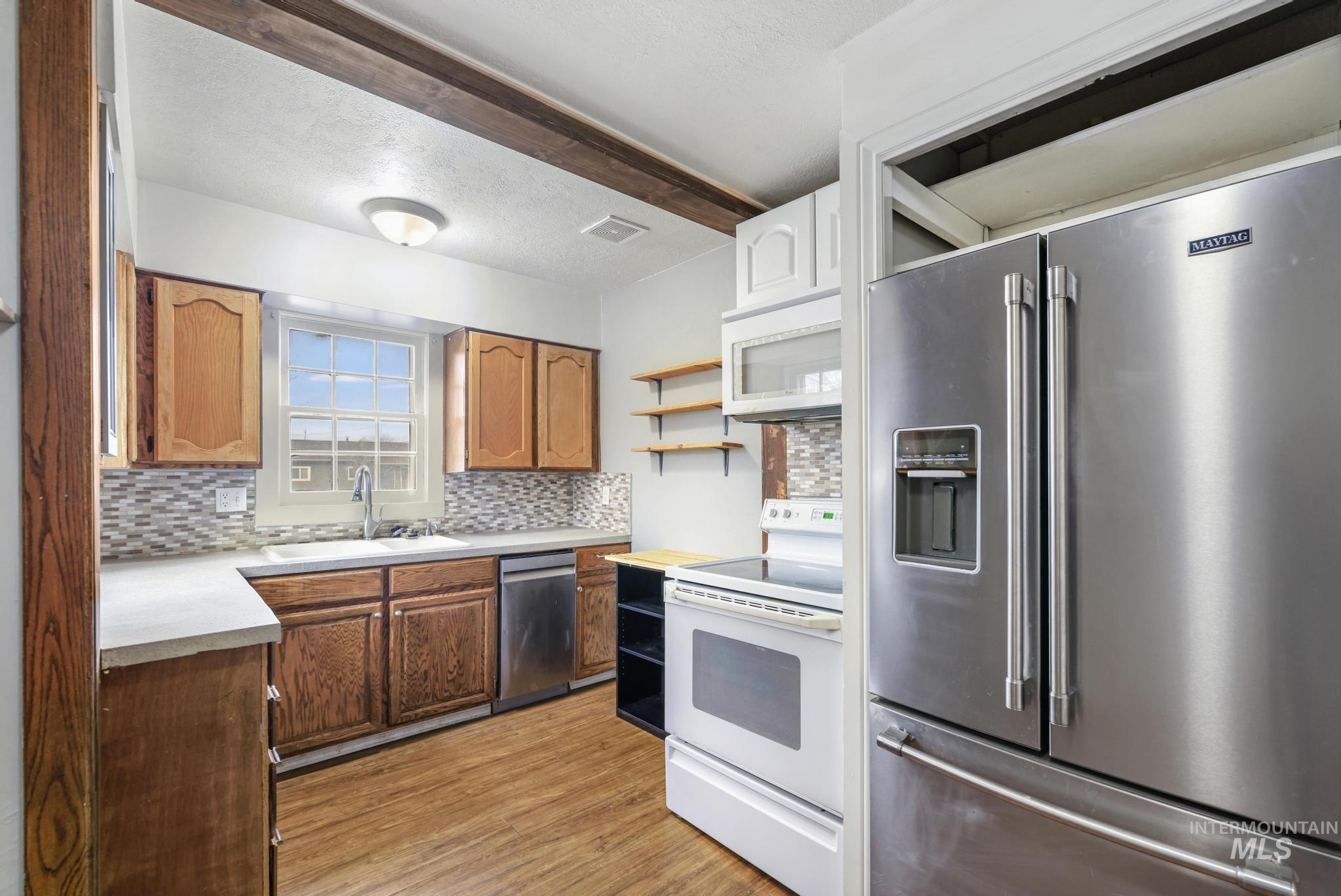 219 Madison St W, Kimberly, Idaho 83341-5152, 2 Bedrooms, 2 Bathrooms, Residential For Sale, Price $250,000, 98975793