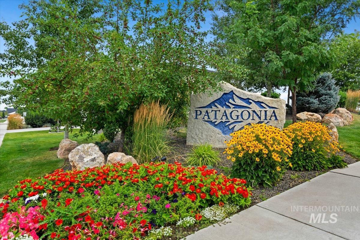 9440 S Egg Harbor Ave, Kuna, Idaho 83634, 6 Bedrooms, 4.5 Bathrooms, Residential For Sale, Price $724,900, 98975794