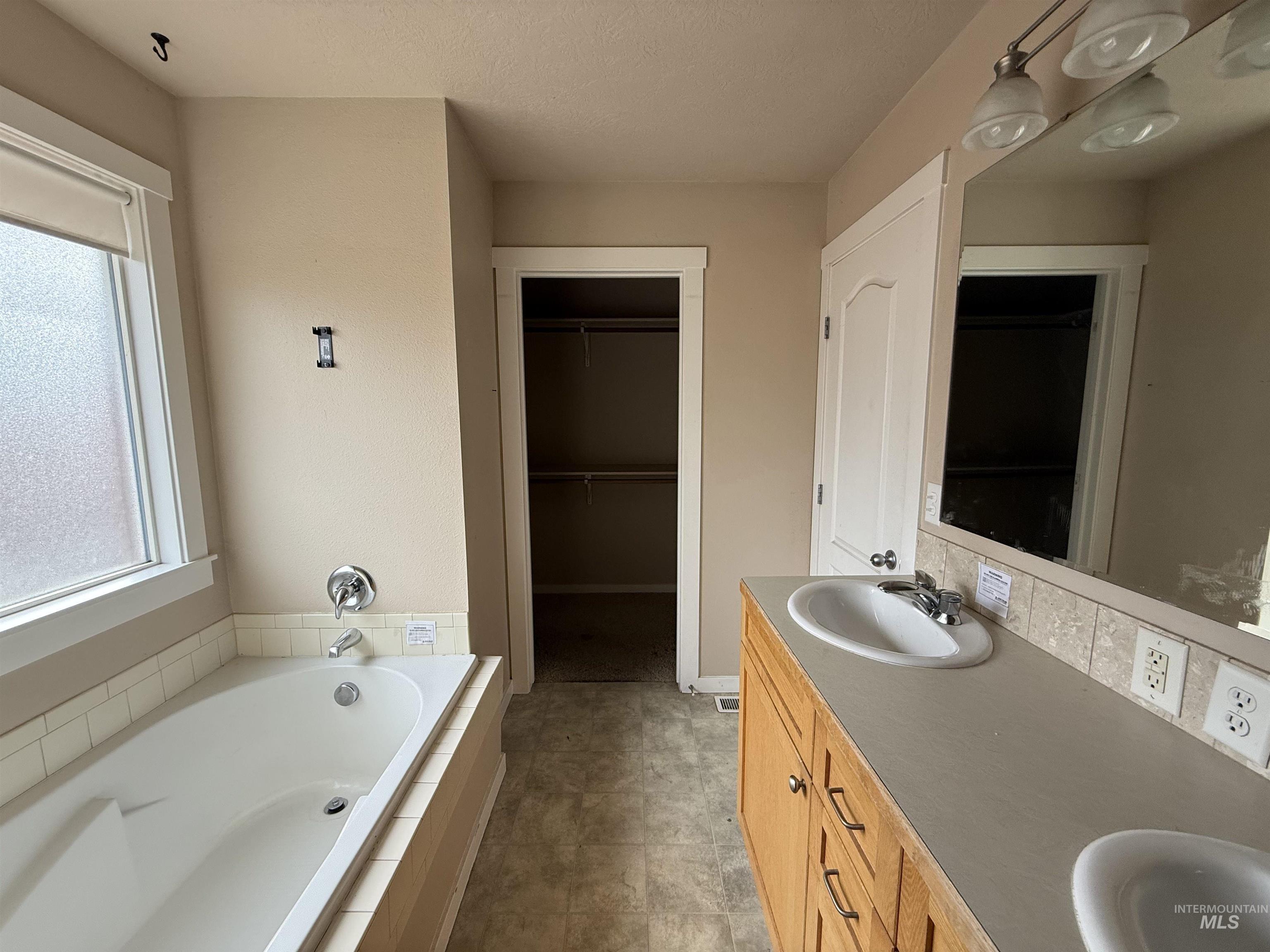 2204 W Garden Ave, Nampa, Idaho 83651, 4 Bedrooms, 2 Bathrooms, Residential For Sale, Price $320,000, 98975796