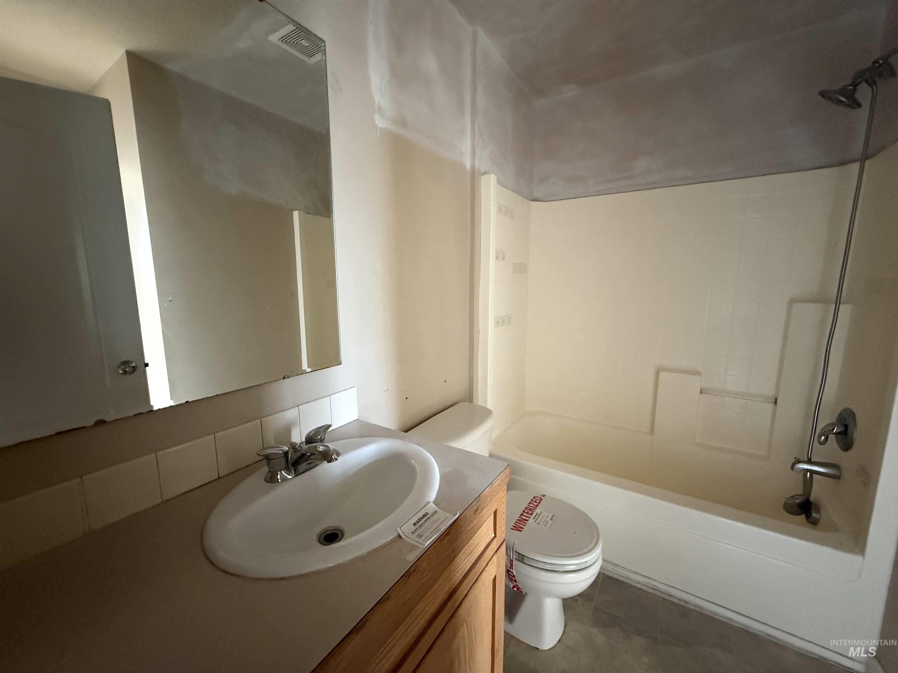 2204 W Garden Ave, Nampa, Idaho 83651, 4 Bedrooms, 2 Bathrooms, Residential For Sale, Price $320,000, 98975796