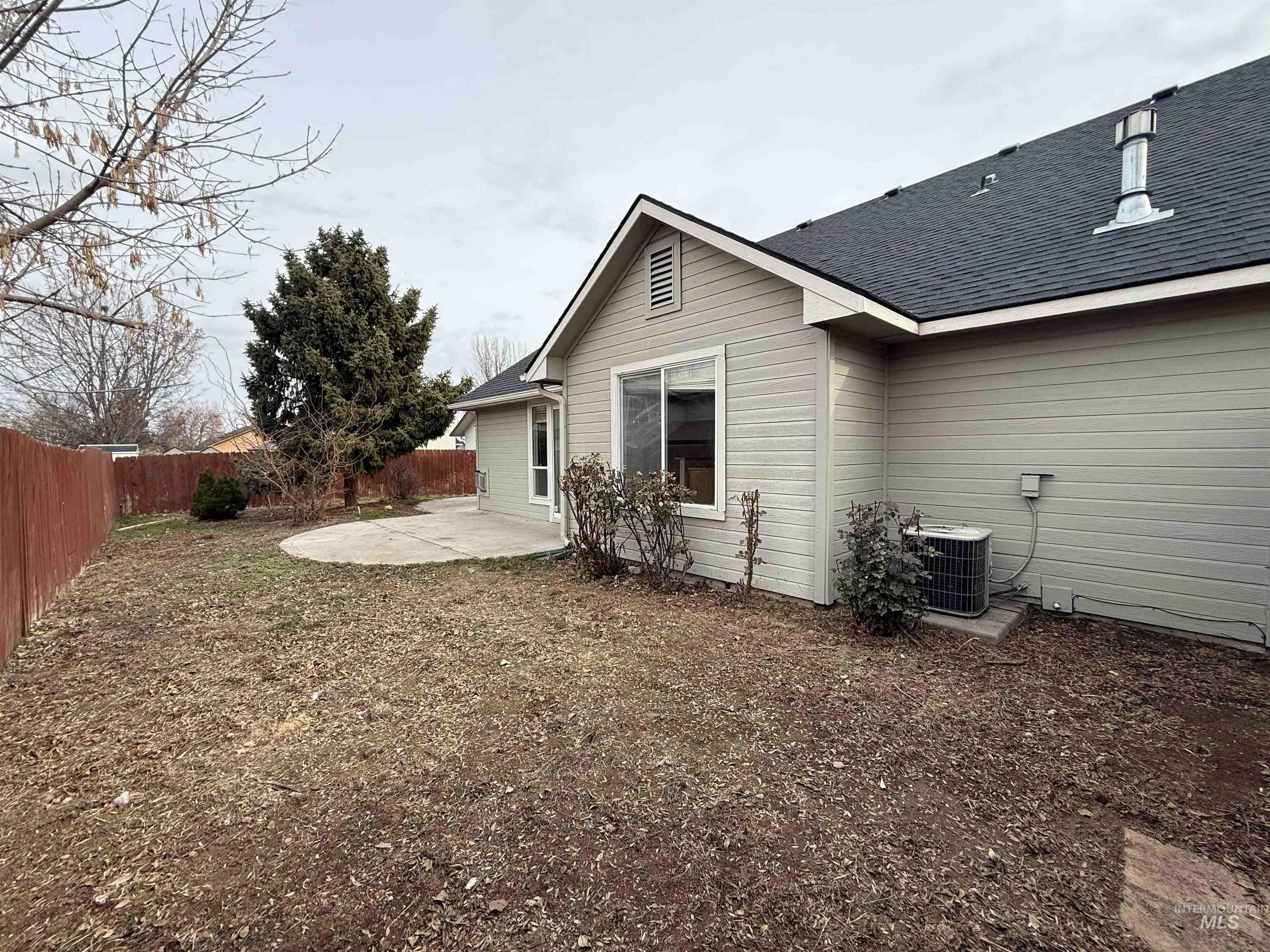 2204 W Garden Ave, Nampa, Idaho 83651, 4 Bedrooms, 2 Bathrooms, Residential For Sale, Price $320,000, 98975796