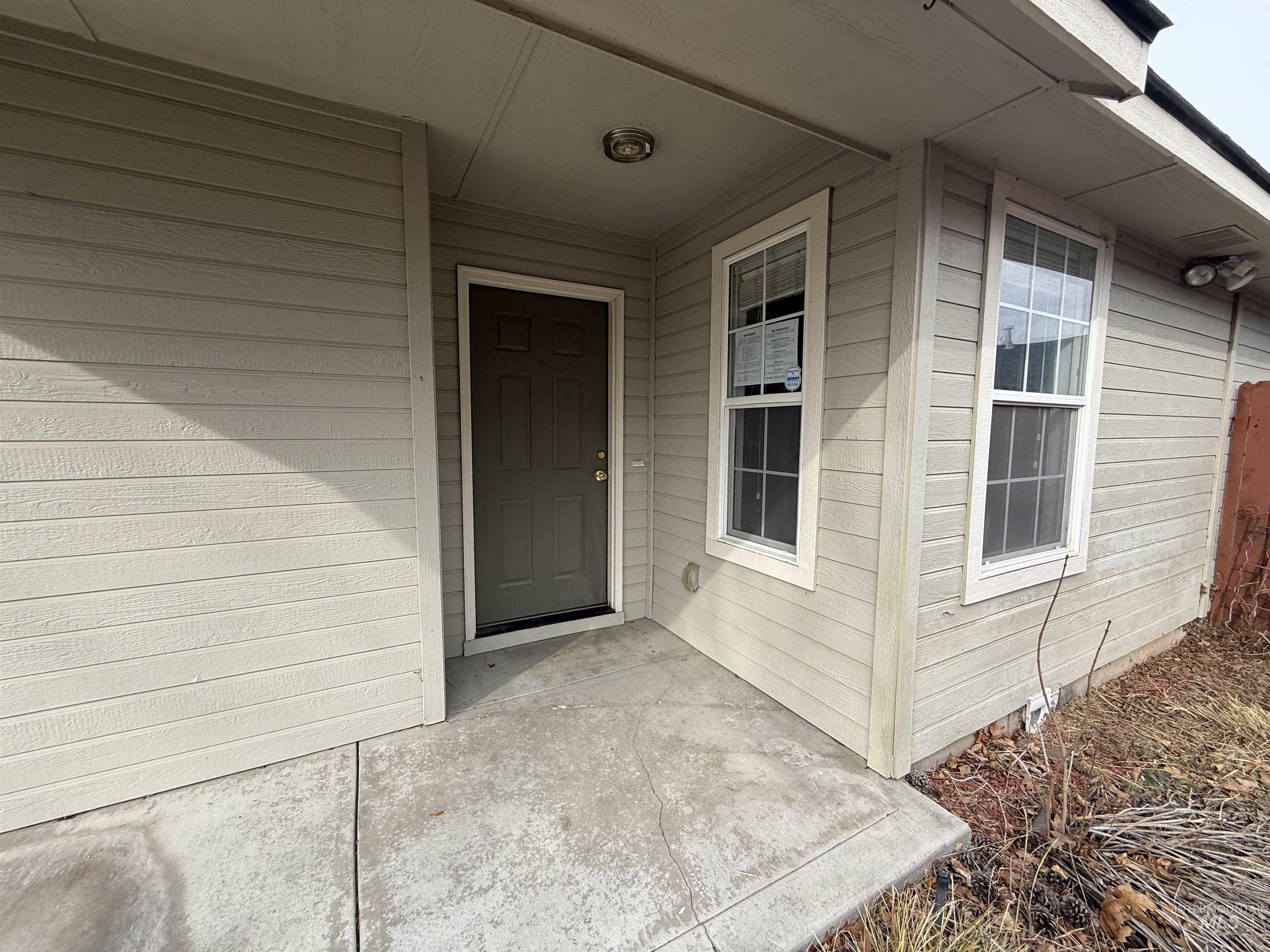 2204 W Garden Ave, Nampa, Idaho 83651, 4 Bedrooms, 2 Bathrooms, Residential For Sale, Price $320,000, 98975796