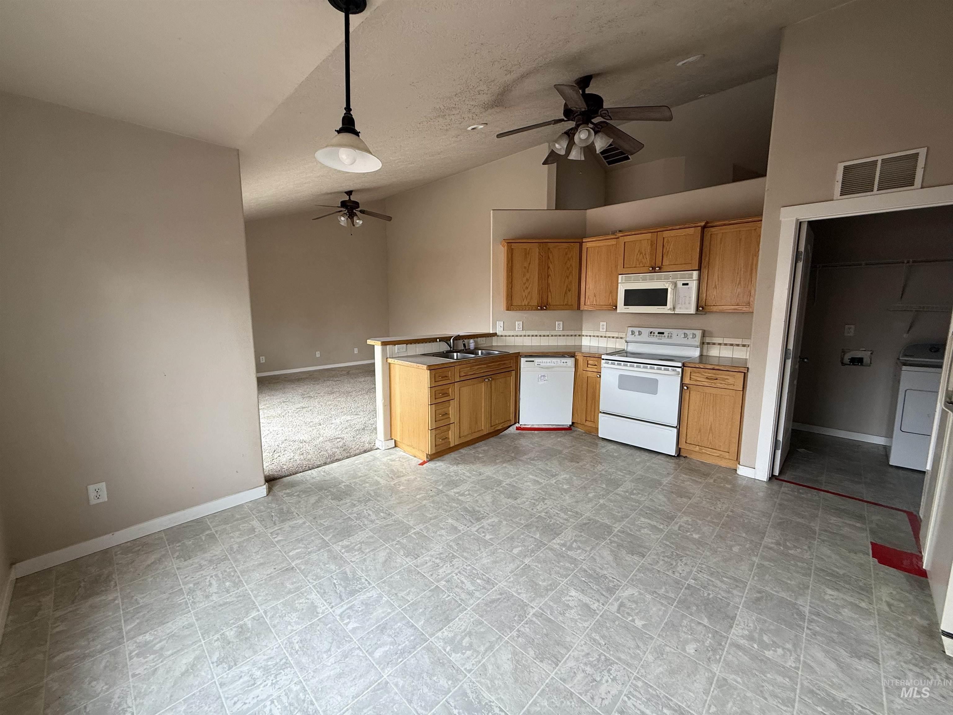 2204 W Garden Ave, Nampa, Idaho 83651, 4 Bedrooms, 2 Bathrooms, Residential For Sale, Price $320,000, 98975796