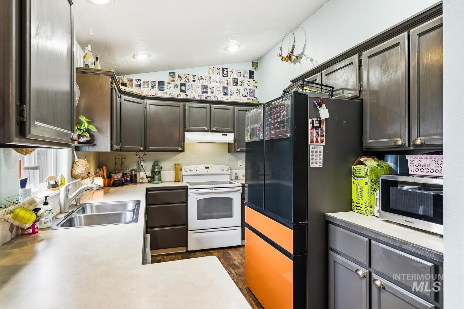 2712 Mink CT, Nampa, Idaho 83687, 3 Bedrooms, 2 Bathrooms, Residential For Sale, Price $355,000, 98975803