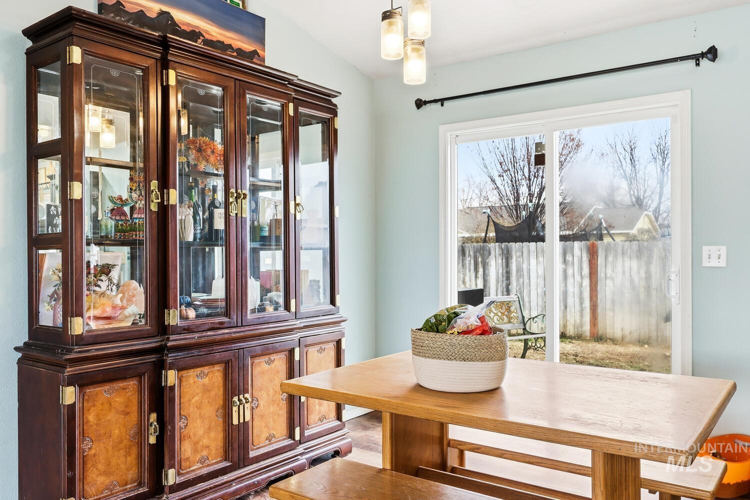 2712 Mink CT, Nampa, Idaho 83687, 3 Bedrooms, 2 Bathrooms, Residential For Sale, Price $355,000, 98975803