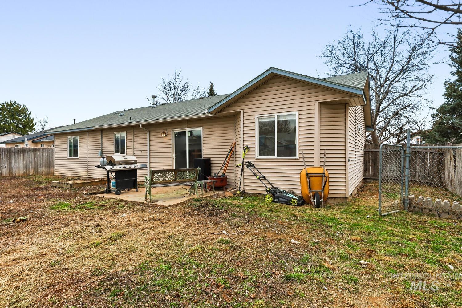 2712 Mink CT, Nampa, Idaho 83687, 3 Bedrooms, 2 Bathrooms, Residential For Sale, Price $355,000, 98975803