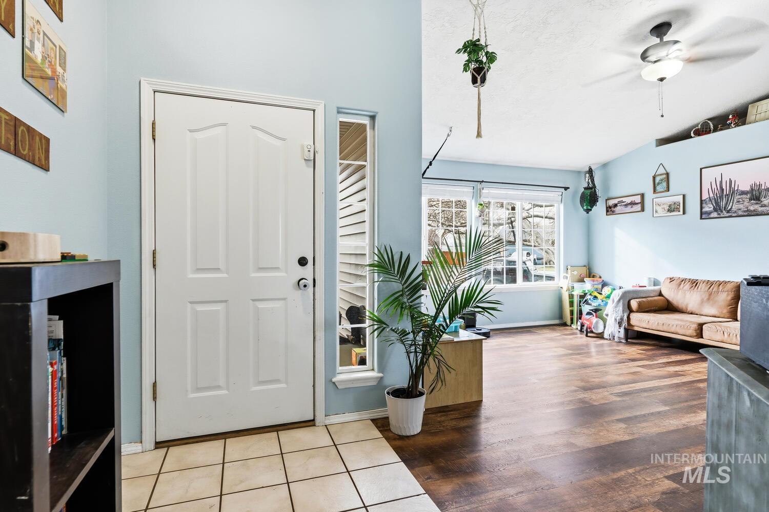 2712 Mink CT, Nampa, Idaho 83687, 3 Bedrooms, 2 Bathrooms, Residential For Sale, Price $355,000, 98975803