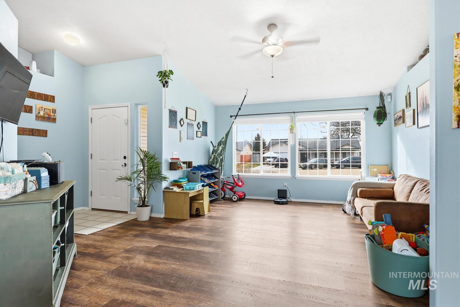 2712 Mink CT, Nampa, Idaho 83687, 3 Bedrooms, 2 Bathrooms, Residential For Sale, Price $355,000, 98975803