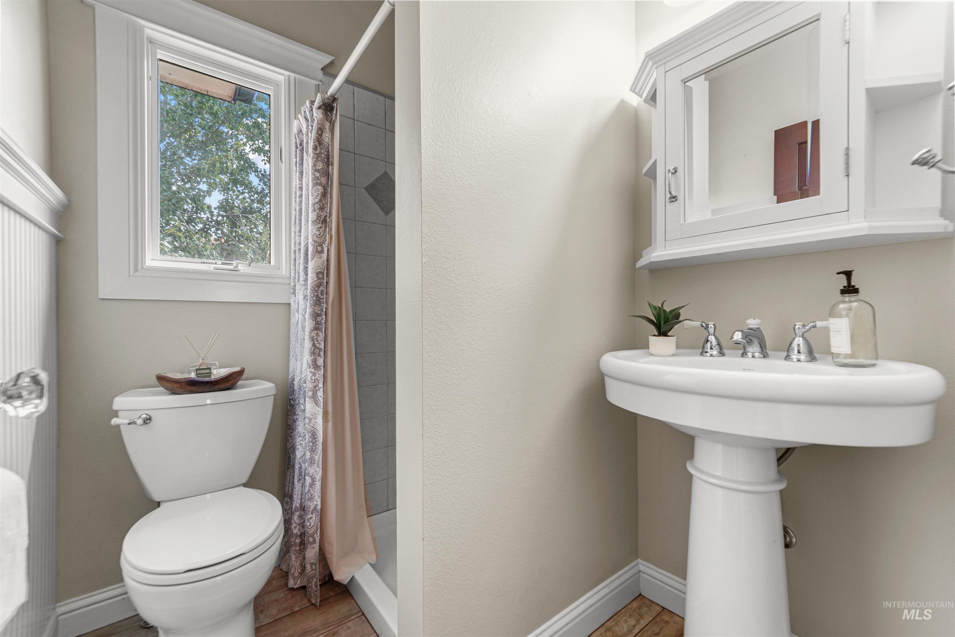 26 Maria Dr, Horseshoe Bend, Idaho 83629, 6 Bedrooms, 5.5 Bathrooms, Residential For Sale, Price $2,489,000, 98975804