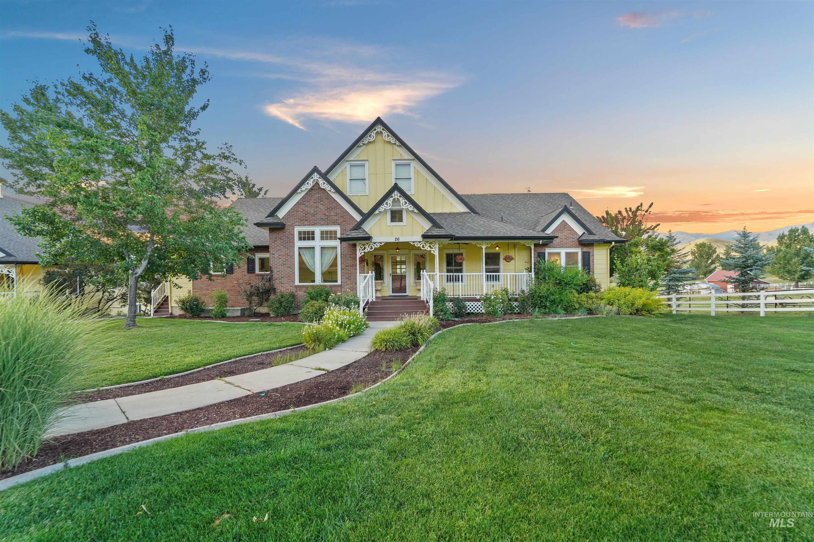 26 Maria Dr, Horseshoe Bend, Idaho 83629, 6 Bedrooms, 5.5 Bathrooms, Residential For Sale, Price $2,489,000, 98975804