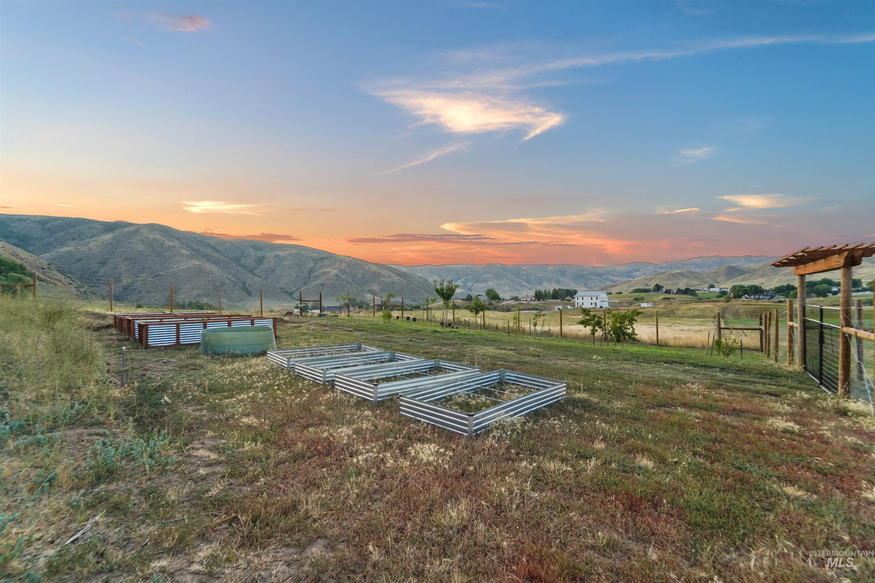 26 Maria Dr, Horseshoe Bend, Idaho 83629, 6 Bedrooms, 5.5 Bathrooms, Residential For Sale, Price $2,489,000, 98975804