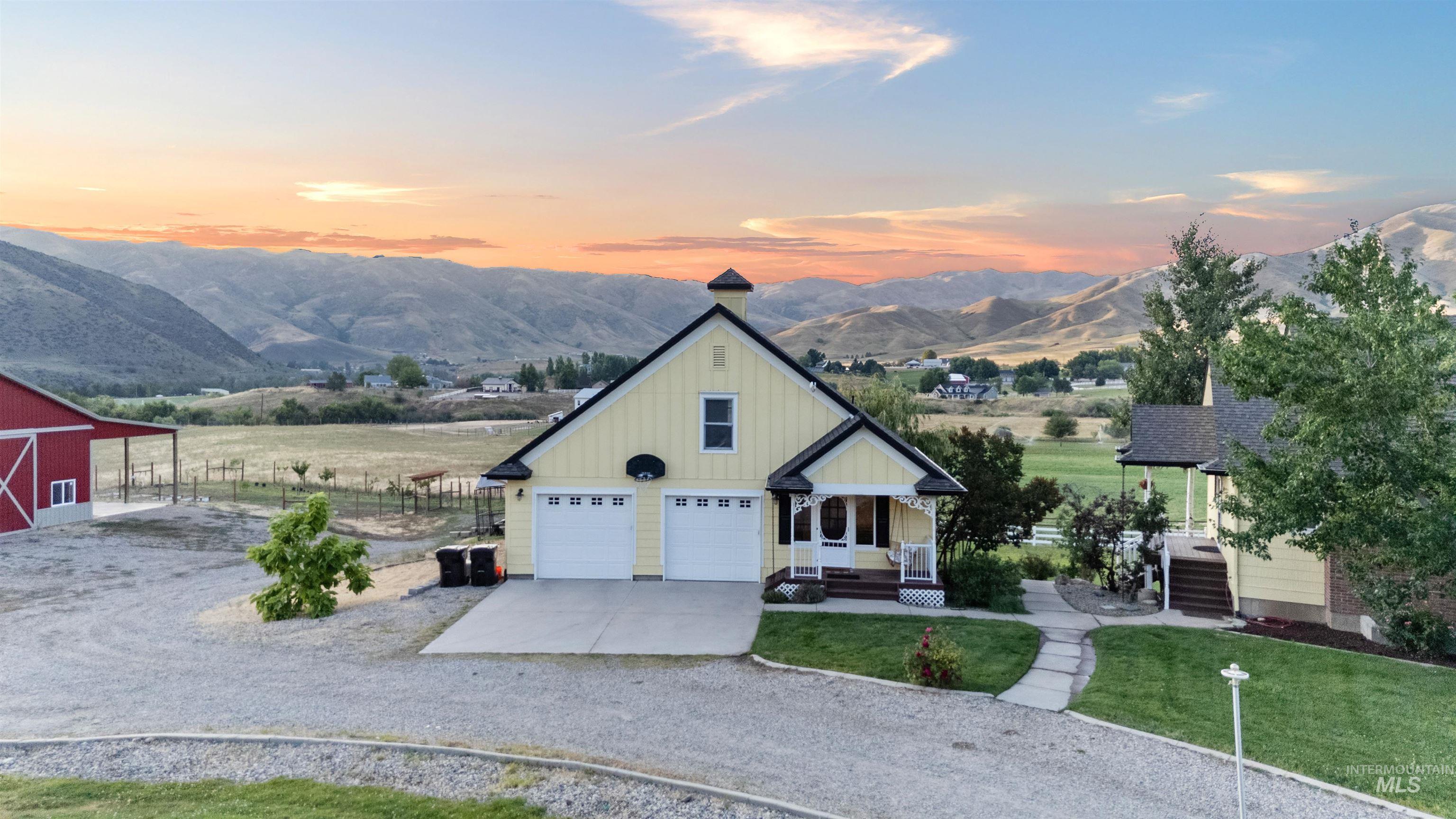 26 Maria Dr, Horseshoe Bend, Idaho 83629, 6 Bedrooms, 5.5 Bathrooms, Residential For Sale, Price $2,489,000, 98975804