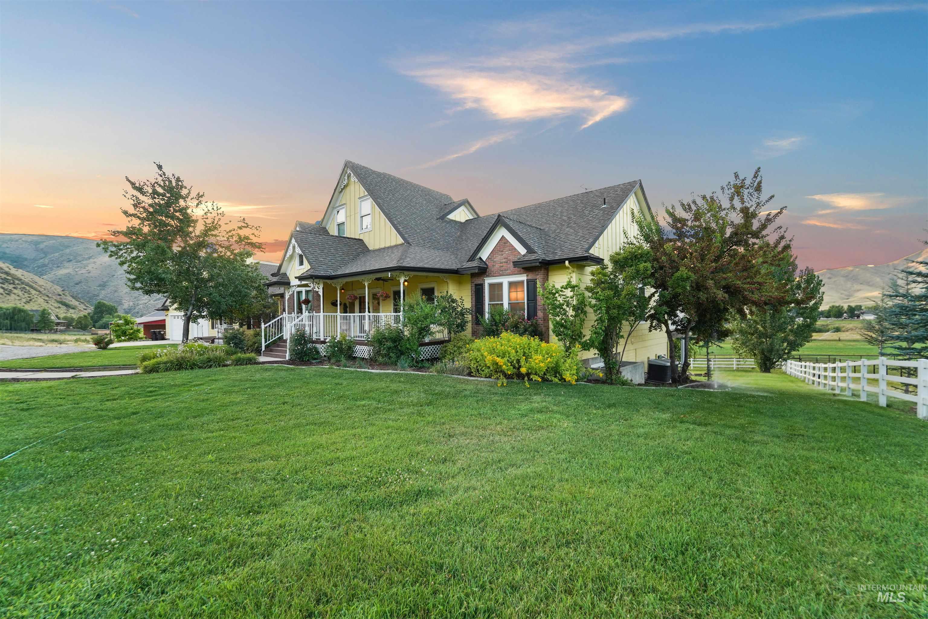 26 Maria Dr, Horseshoe Bend, Idaho 83629, 6 Bedrooms, 5.5 Bathrooms, Residential For Sale, Price $2,489,000, 98975804