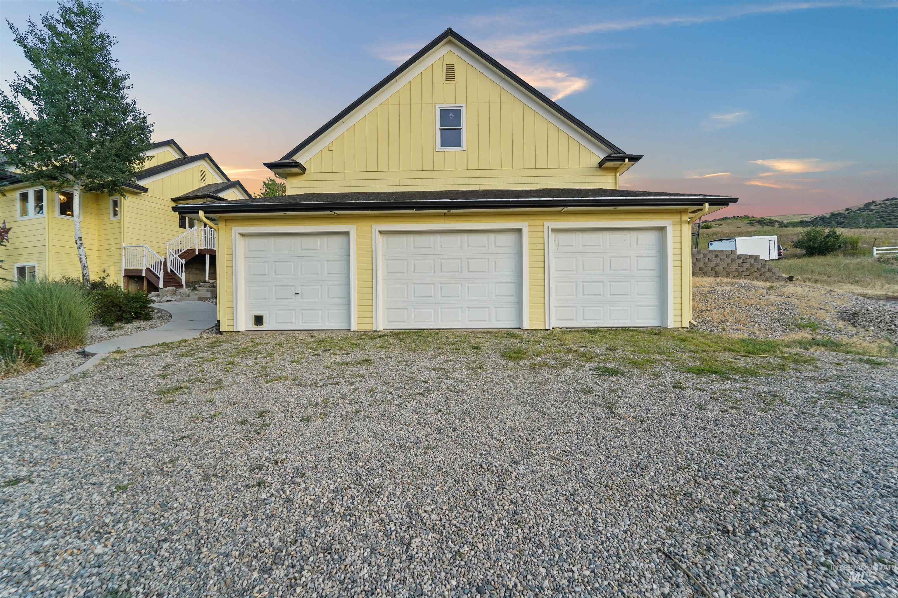 26 Maria Dr, Horseshoe Bend, Idaho 83629, 6 Bedrooms, 5.5 Bathrooms, Residential For Sale, Price $2,489,000, 98975804