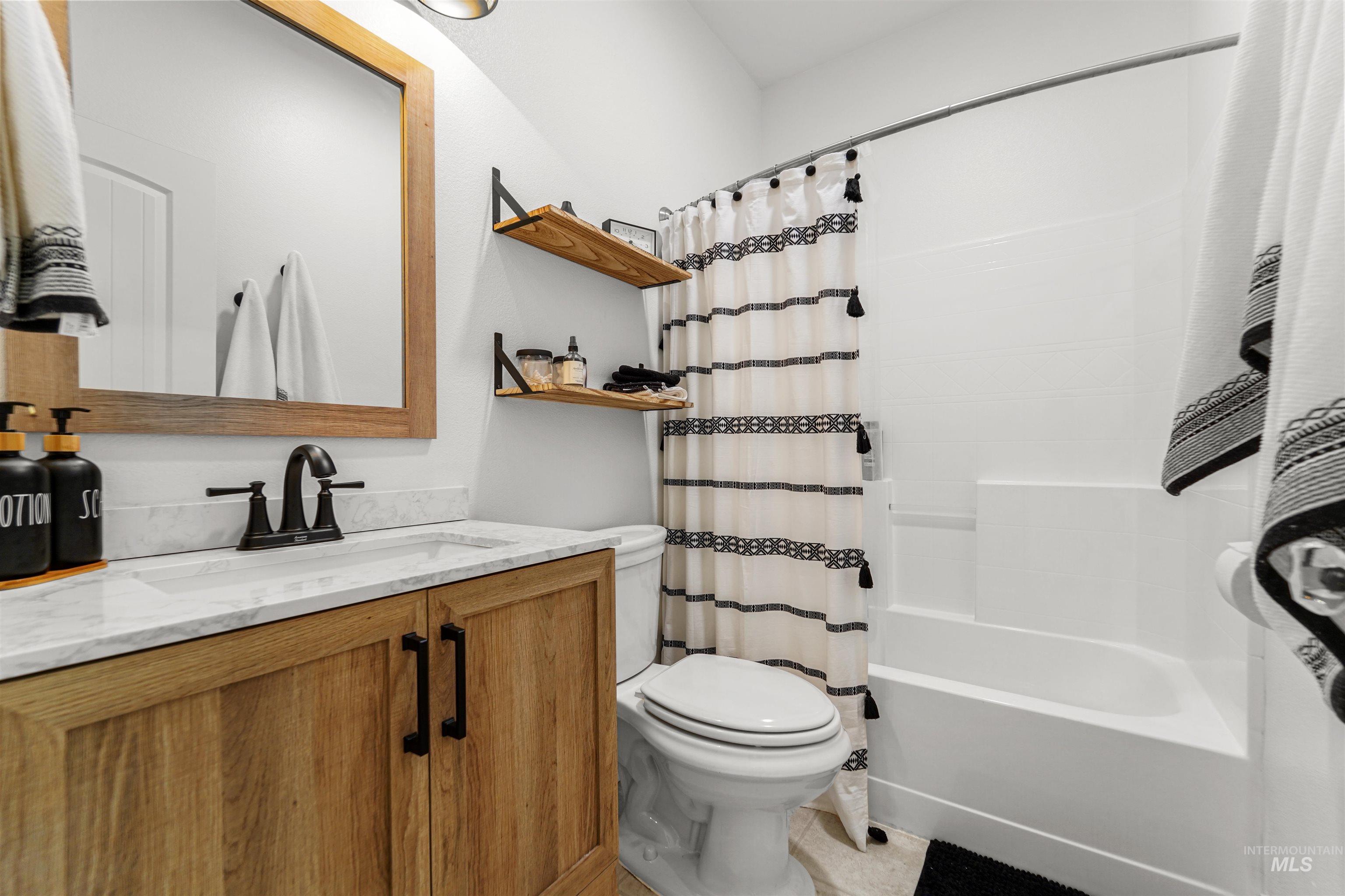 26 Maria Dr, Horseshoe Bend, Idaho 83629, 6 Bedrooms, 5.5 Bathrooms, Residential For Sale, Price $2,489,000, 98975804